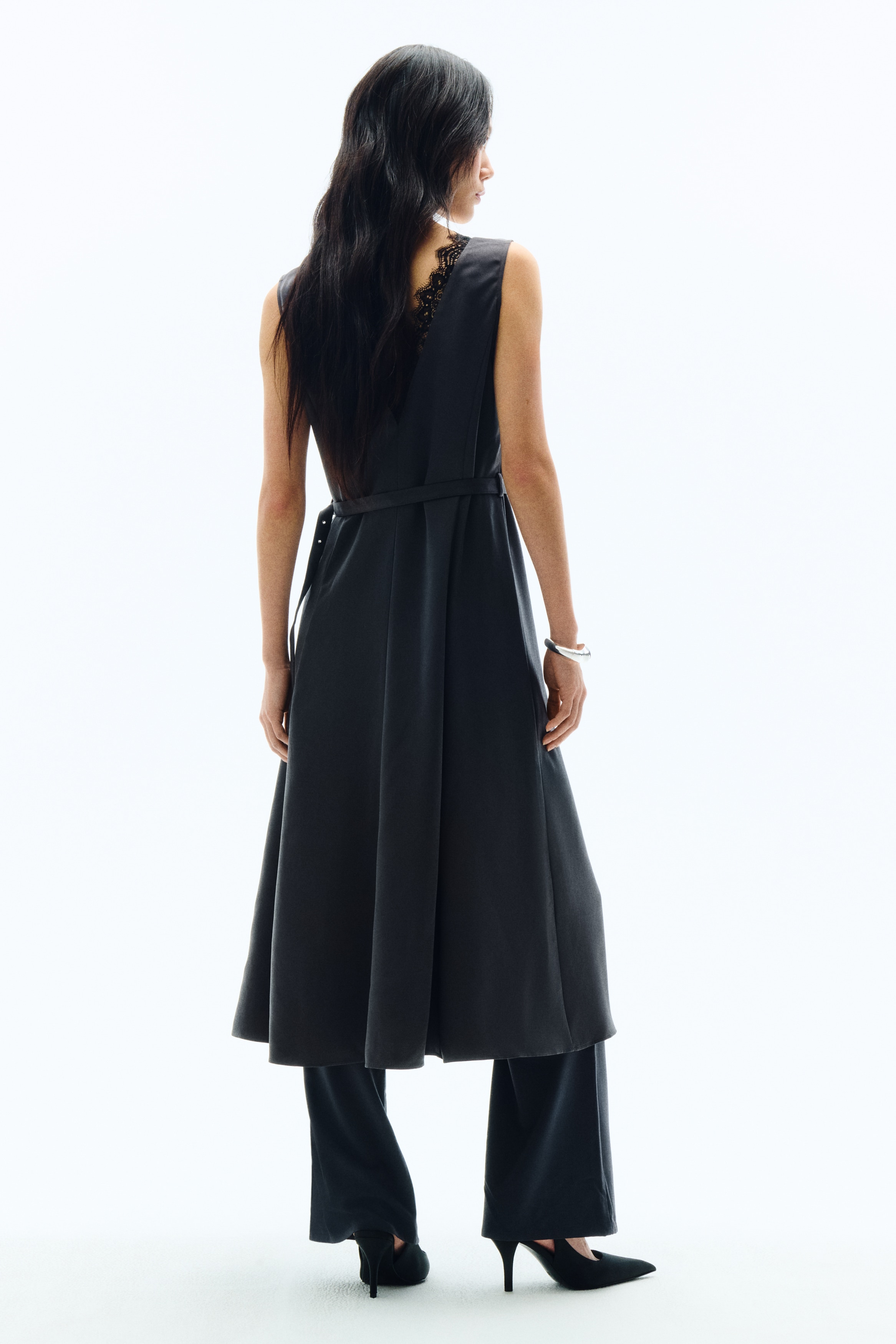 ベルテッドワンピース - ダークグレー - レディース | H&M JP