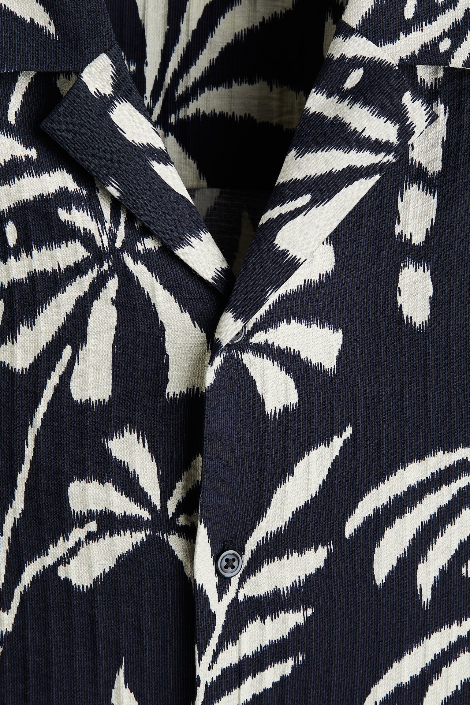 Camisa resort texturizada Regular Fit - Azul marino/Floreado/Blanco/Rojo floreado/Blanco/Flores verdes - 3