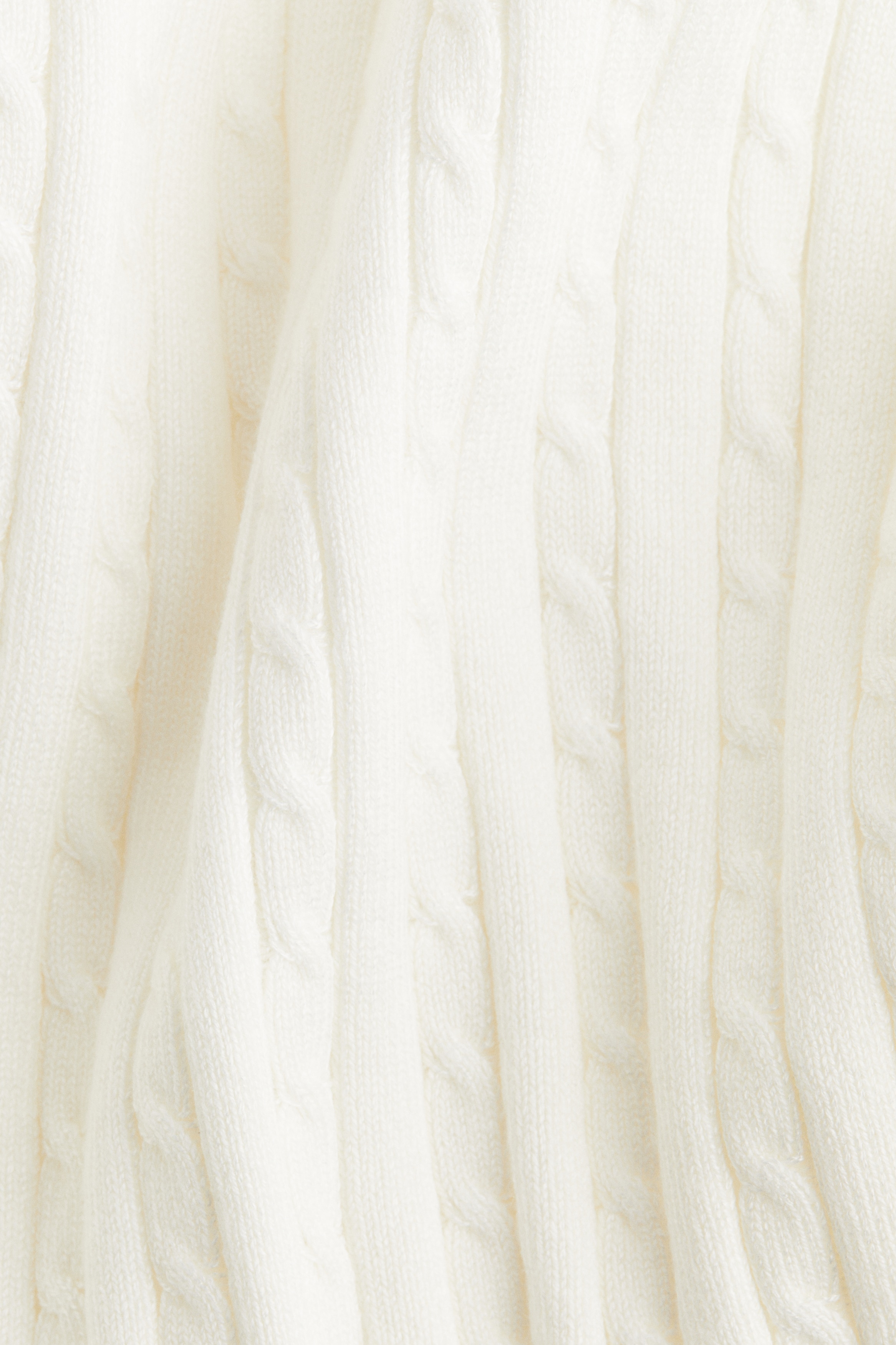 Cable-knit jumper