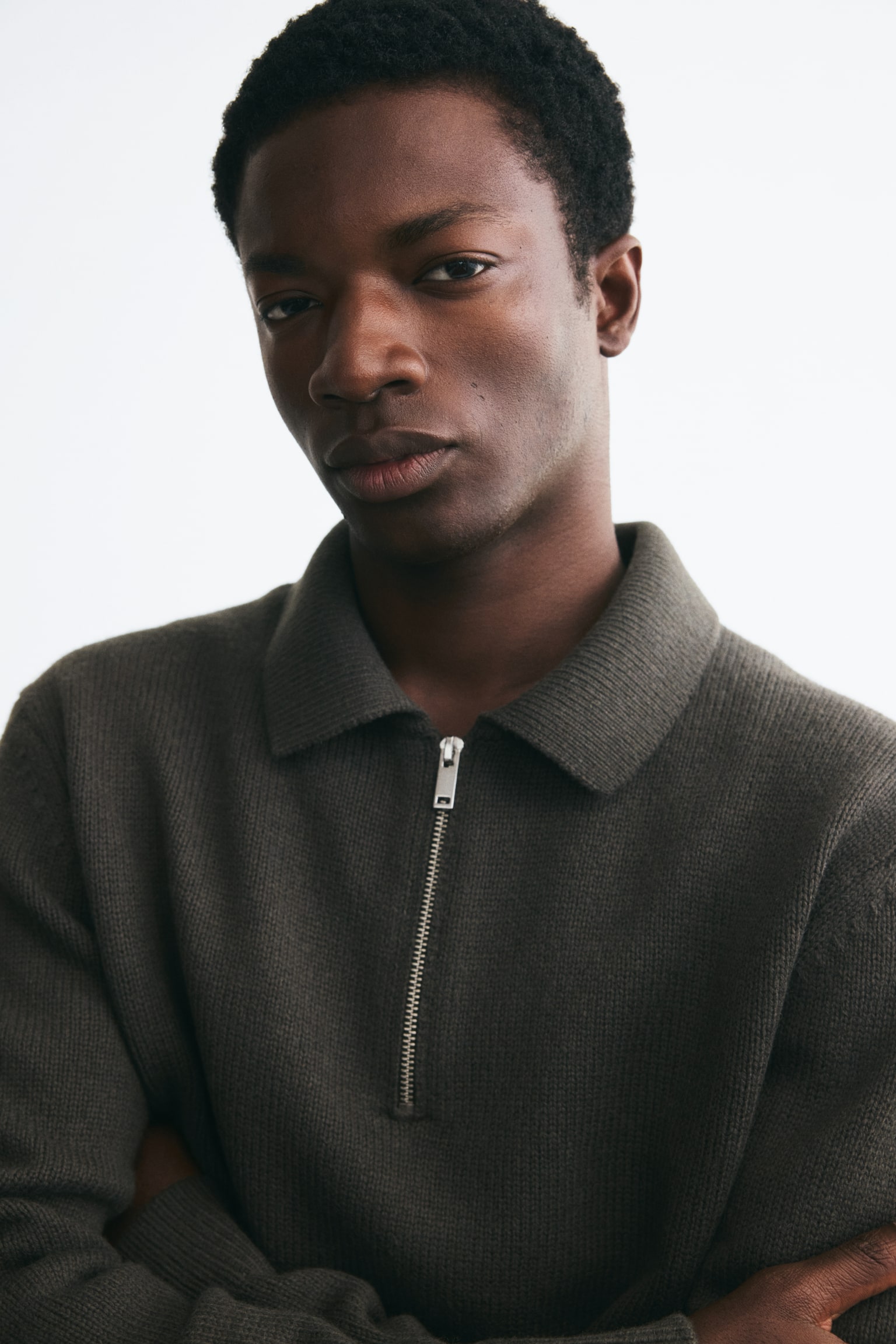 Мужское поло H&M Regular Fit Wool polo shirt, цвет: Тёмный хаки зелёный — фото 3