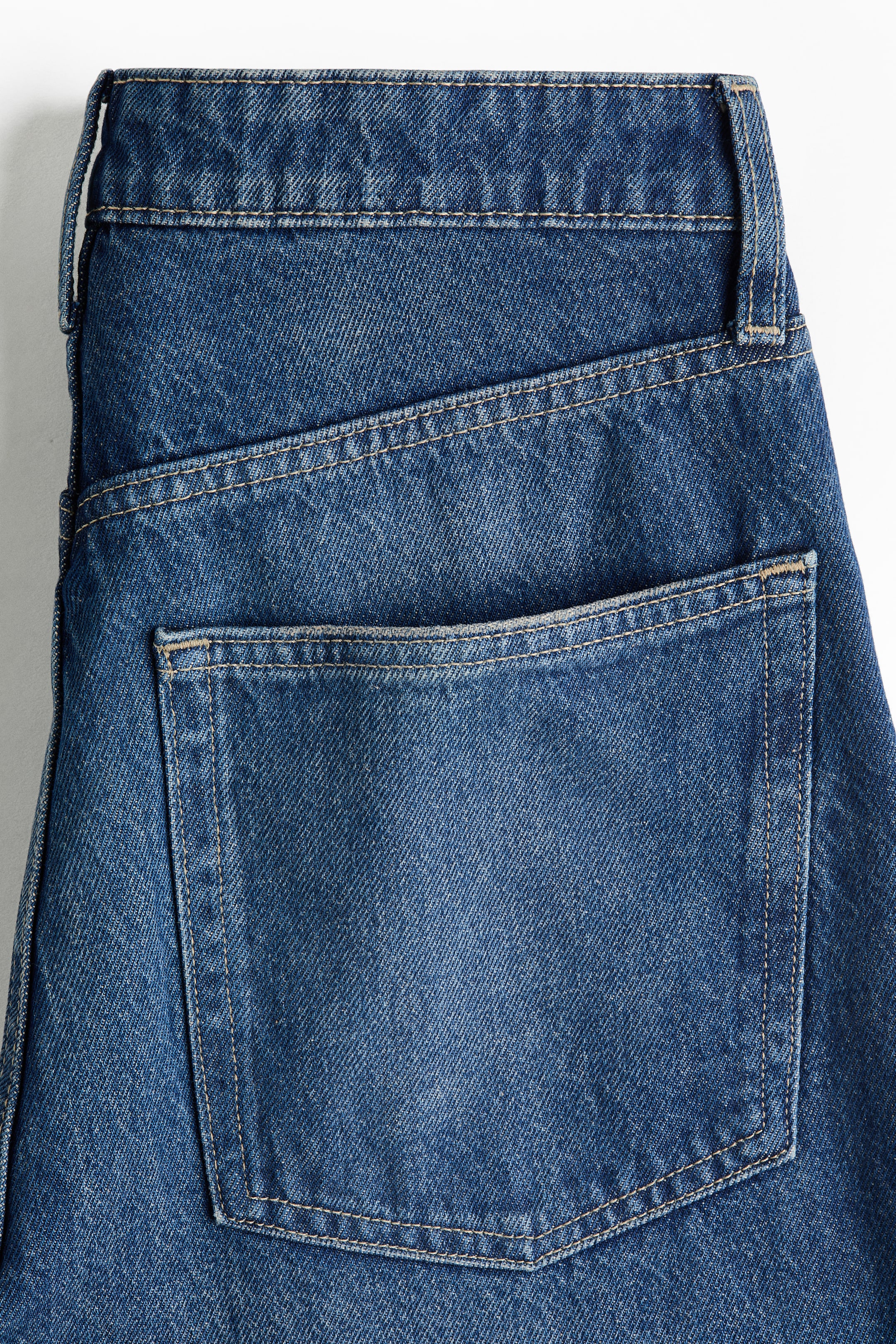 Barrel-Leg High-Waist Jeans