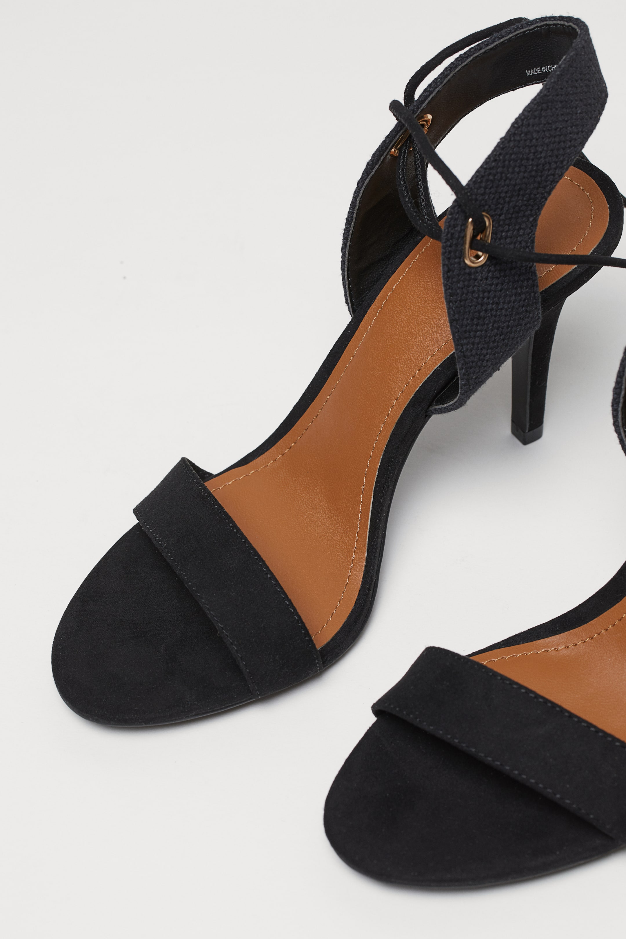 Zobrazit větší obrázek: Sandály se zavazováním - Černá - ŽENY | H&M CZ 2