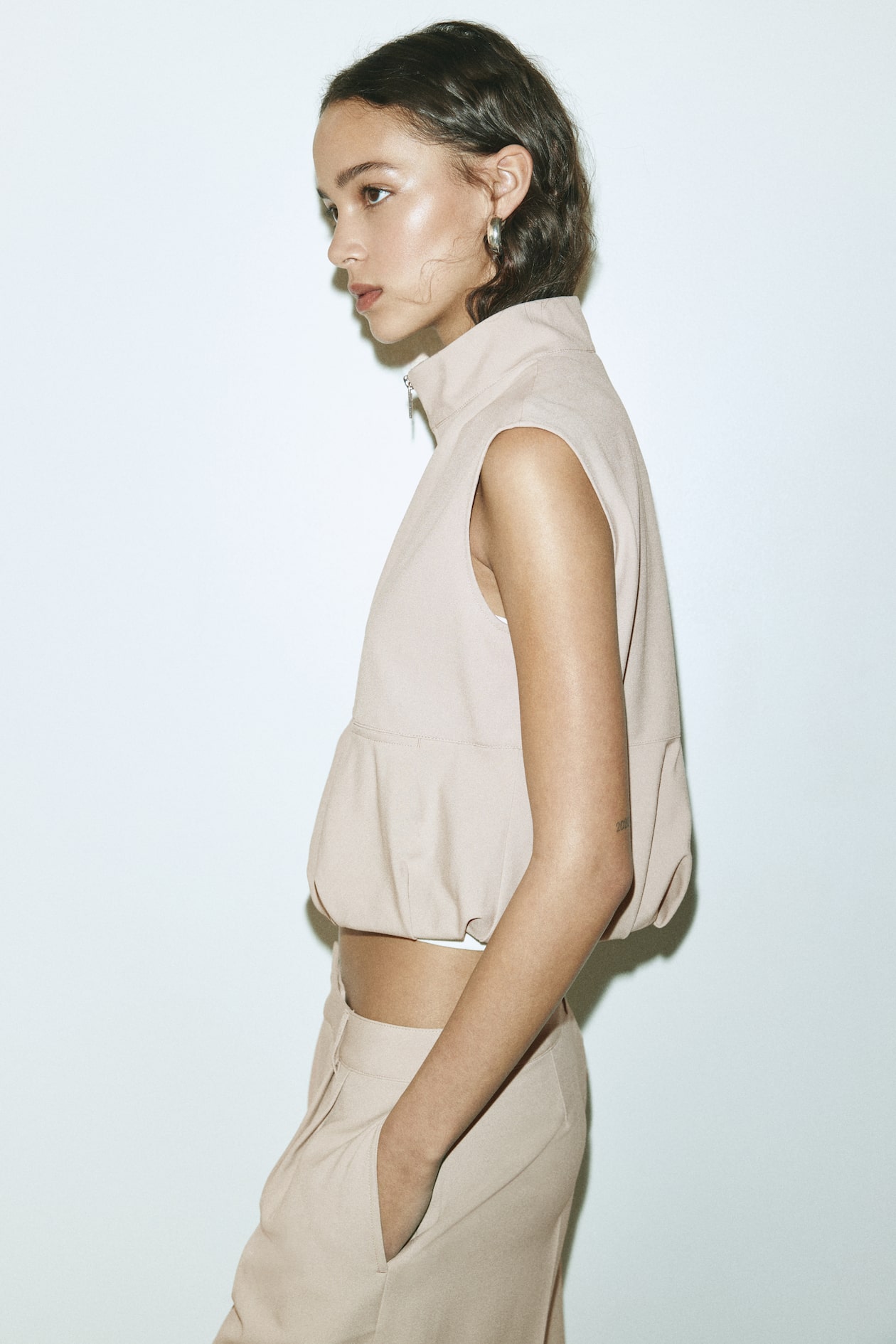 Bubble-hem gilet - image 4