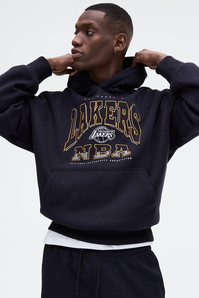 Hoodie mit Print Oversized Fit - Dunkelblau/NBA/Schwarz/Iron Maiden - 2