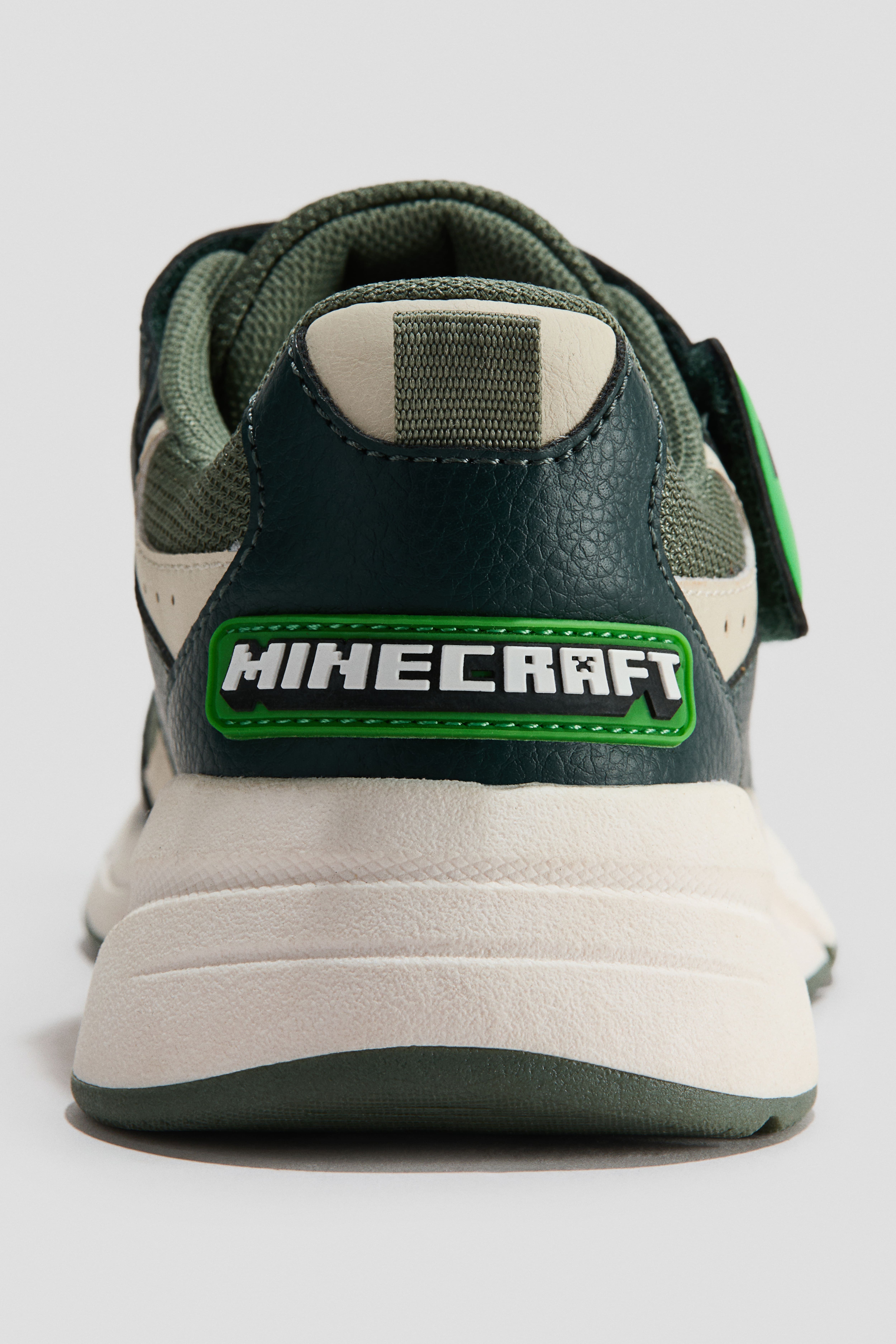 Motif-Detail Sneakers