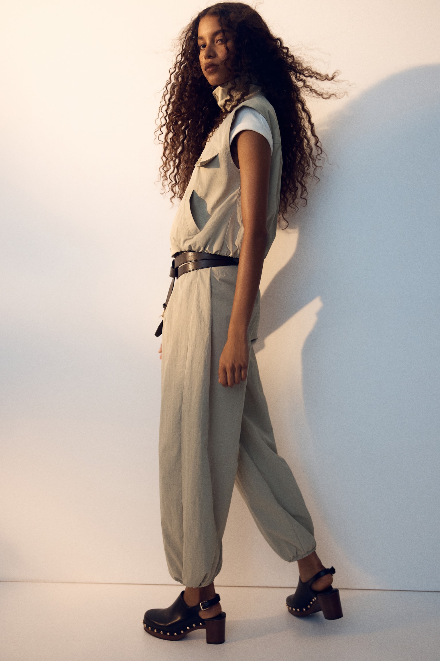 Sleeveless utility shirt - Beige - 4