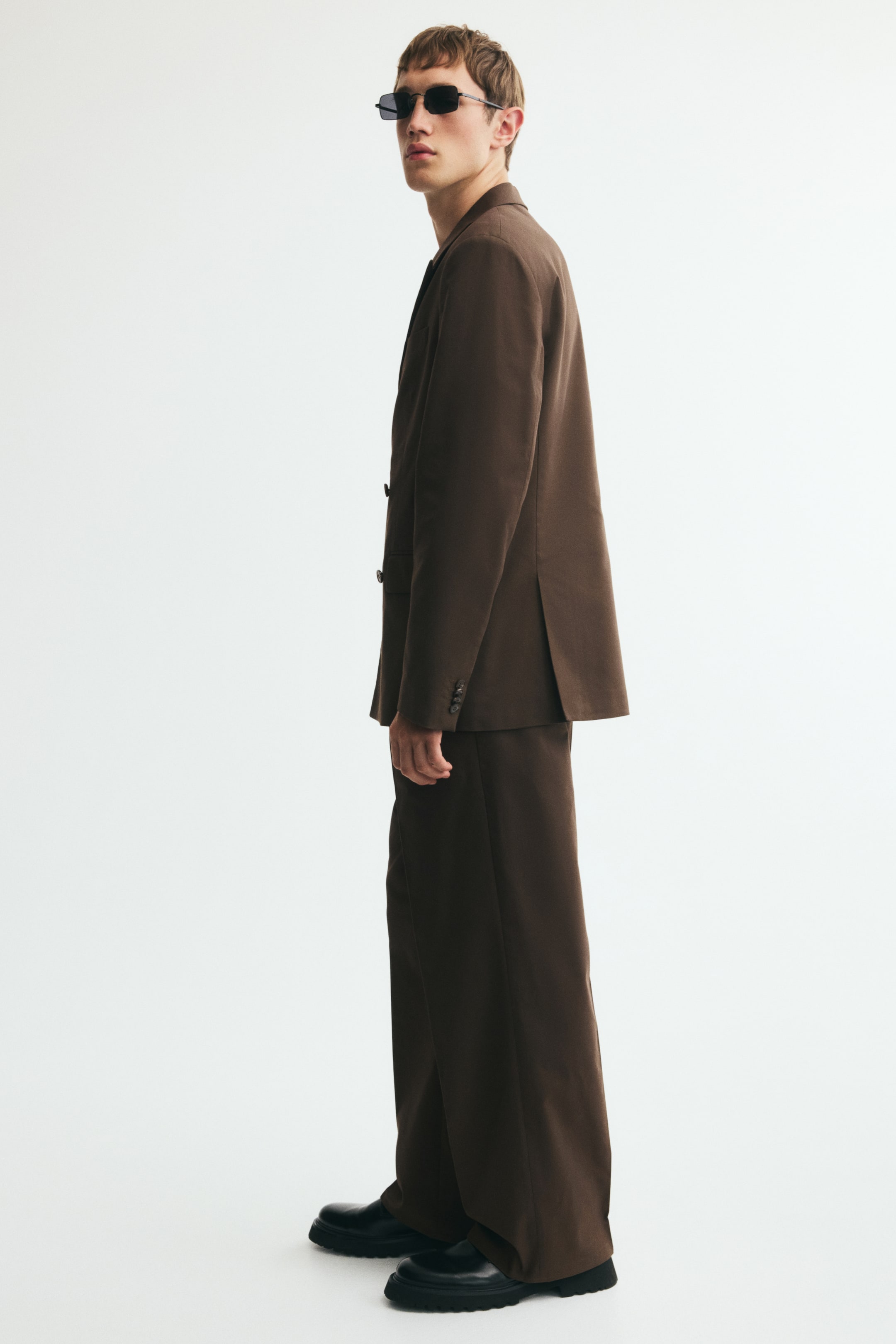 Loose-Fit Tailored Pants