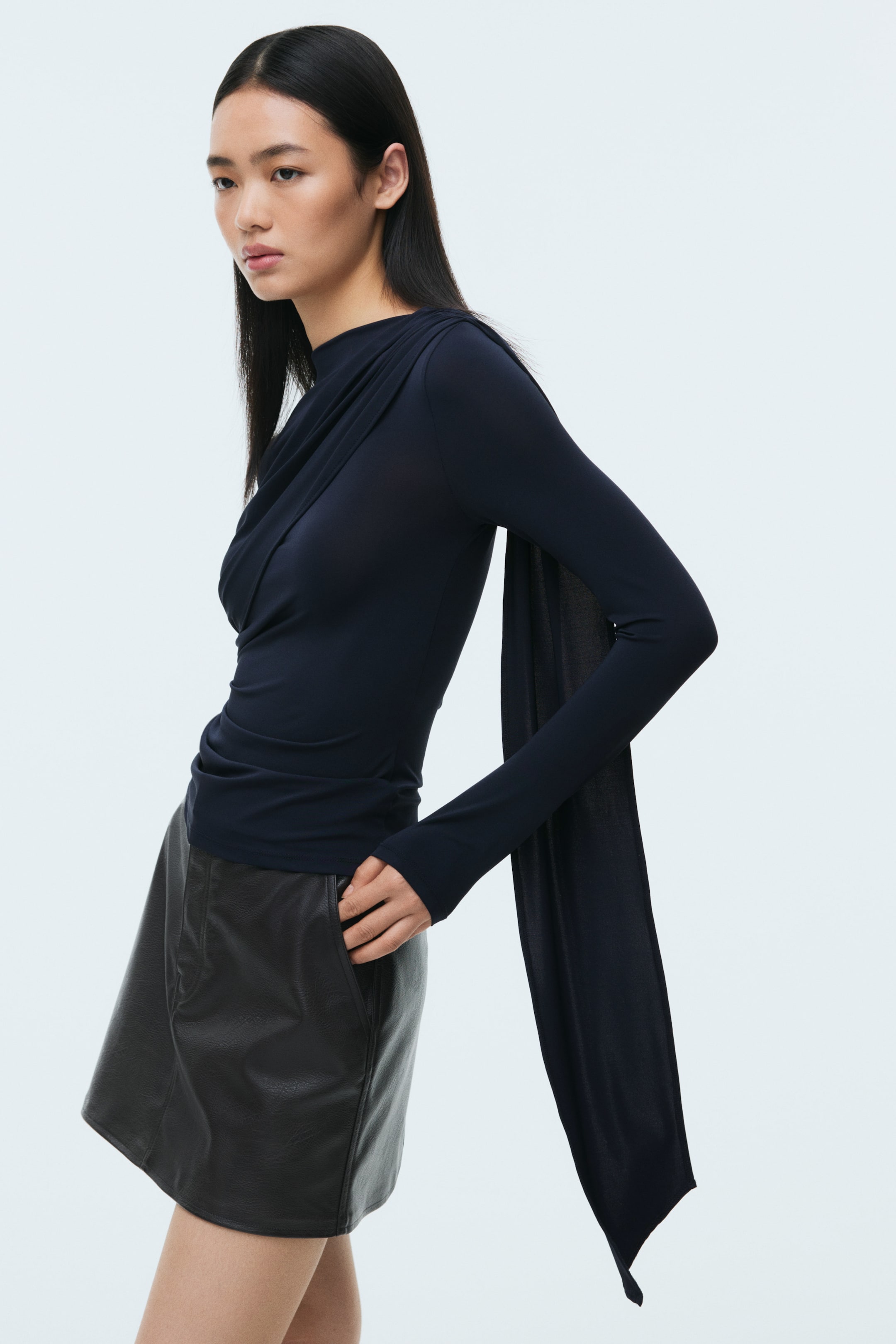 Vezi imaginea mai mare: Bluză încrețită - Bleumarin | H&M RO 1