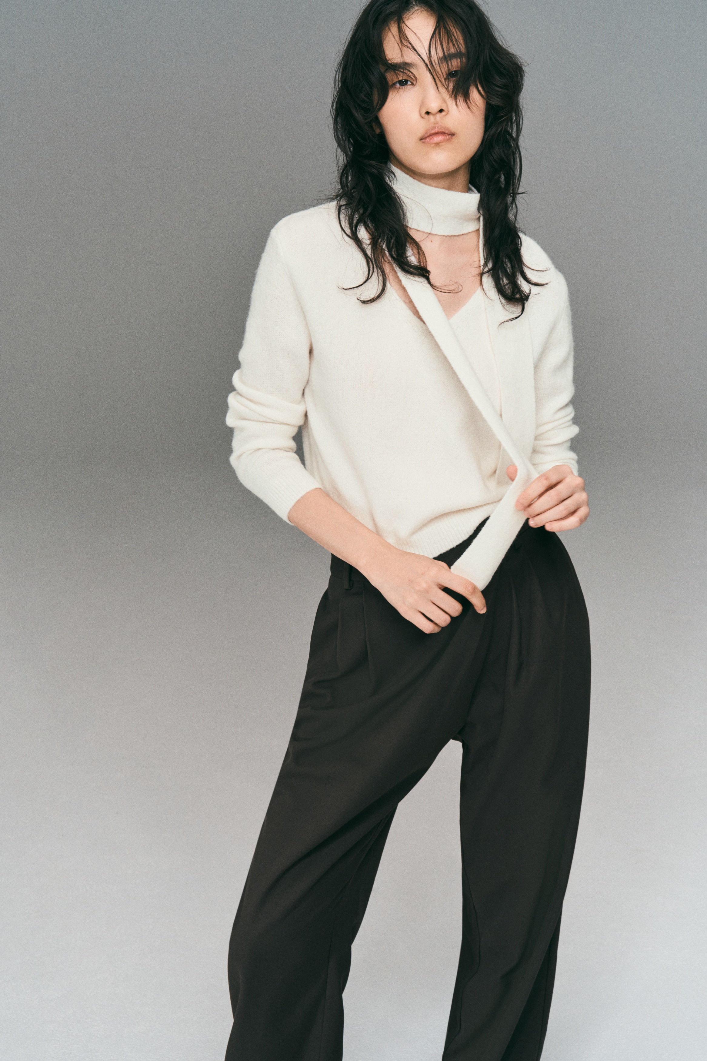 H & M - スカーフカラーセーター - ホワイト