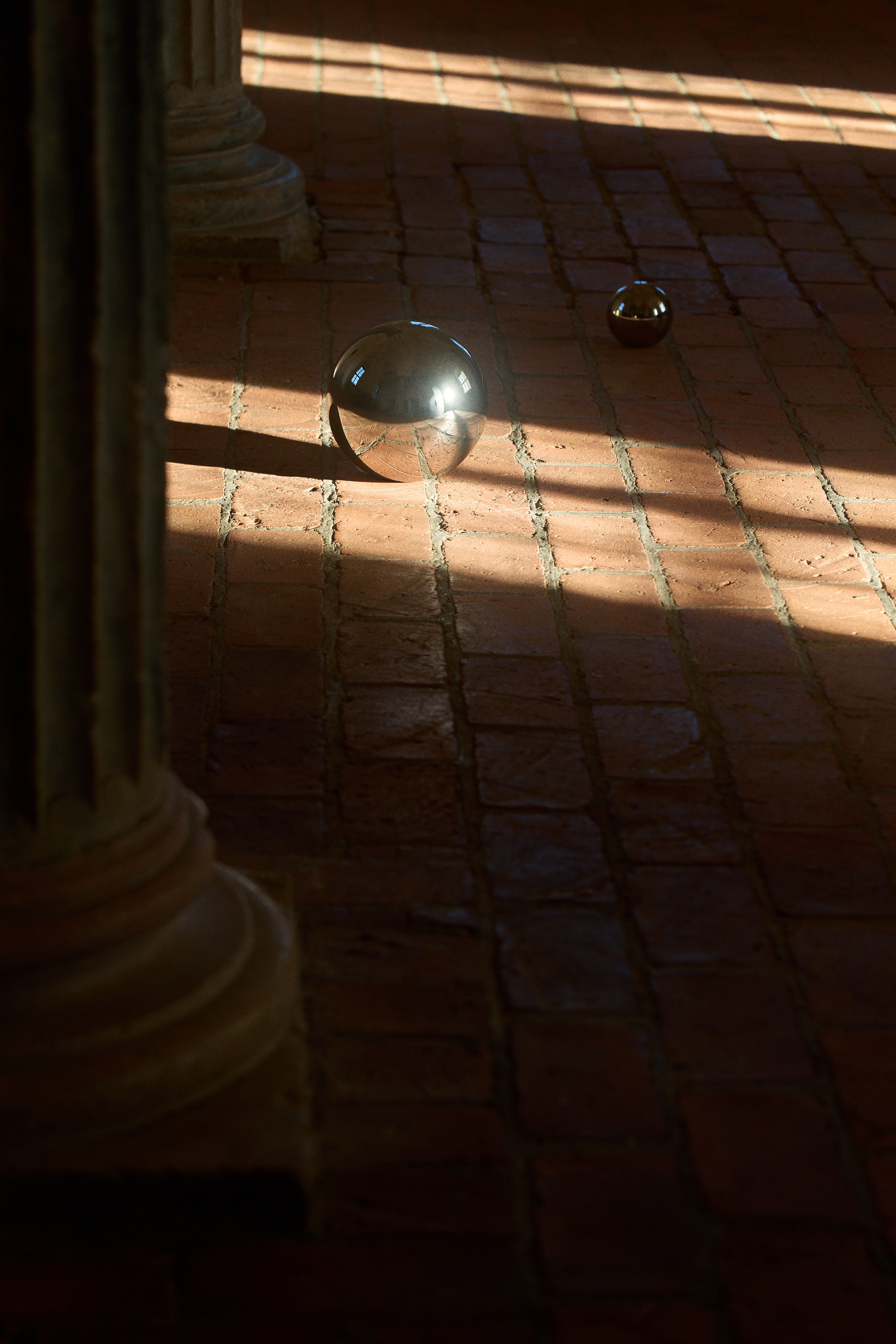 Glass Sculpture - Silver-colored