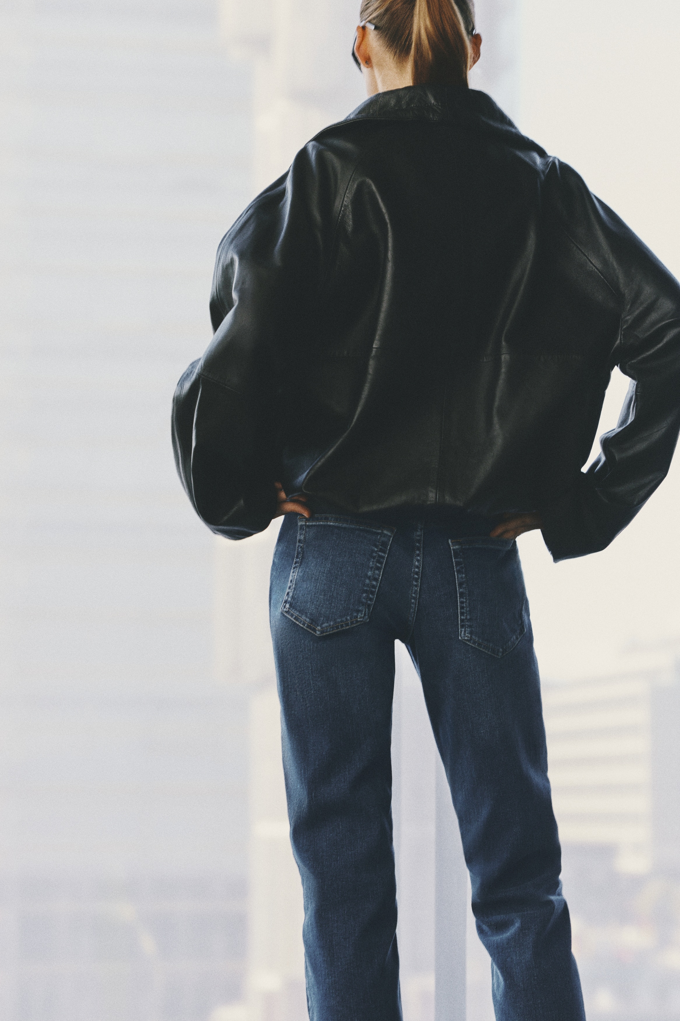 Slim Regular-Waist Jeans - thumbnail 3