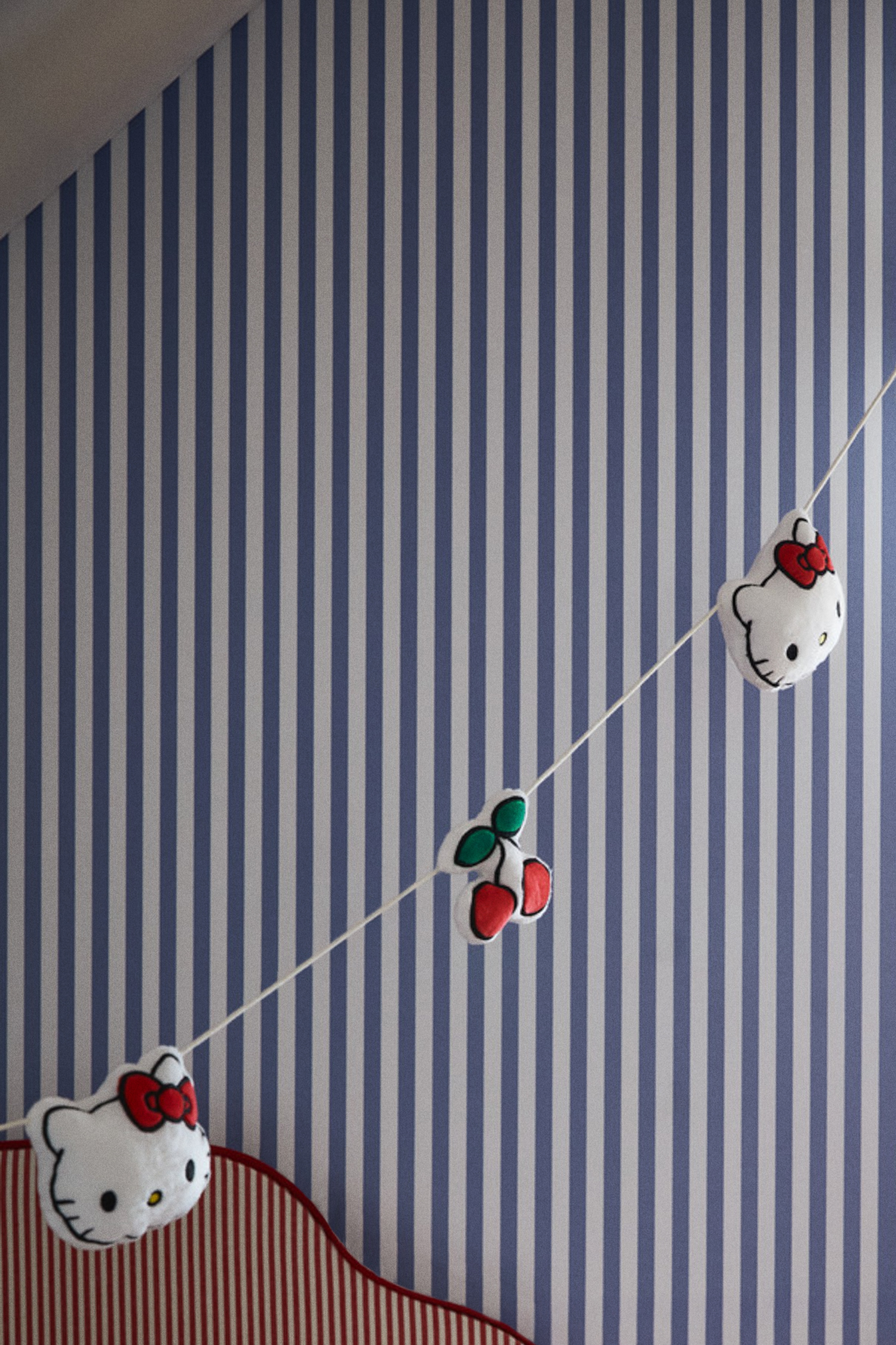 Girlande mit Applikationen - Weiß/Hello Kitty