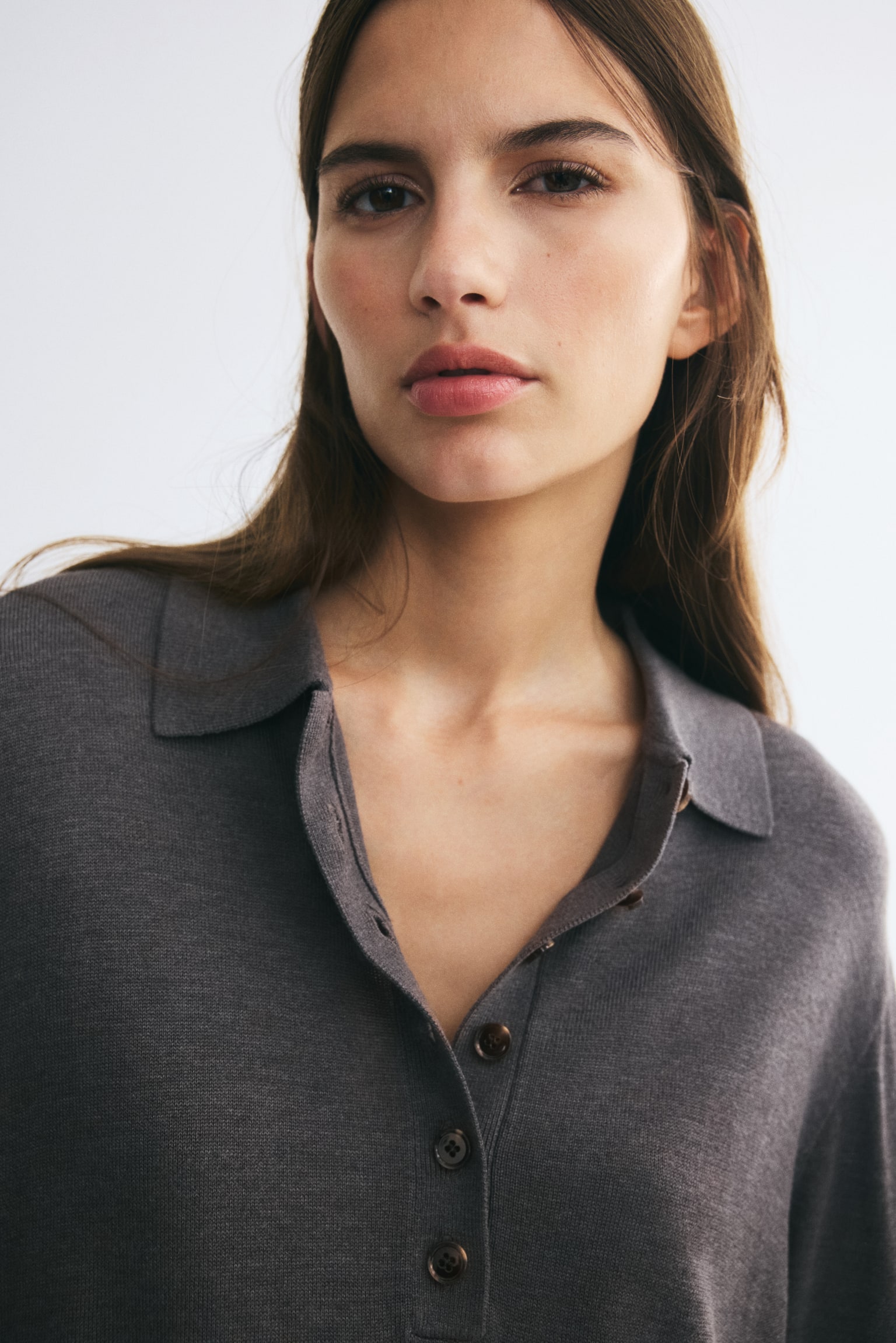 Женское поло H&M Fine-Knit Polo Shirt, цвет: Тёмный серый меланжевый — фото 4