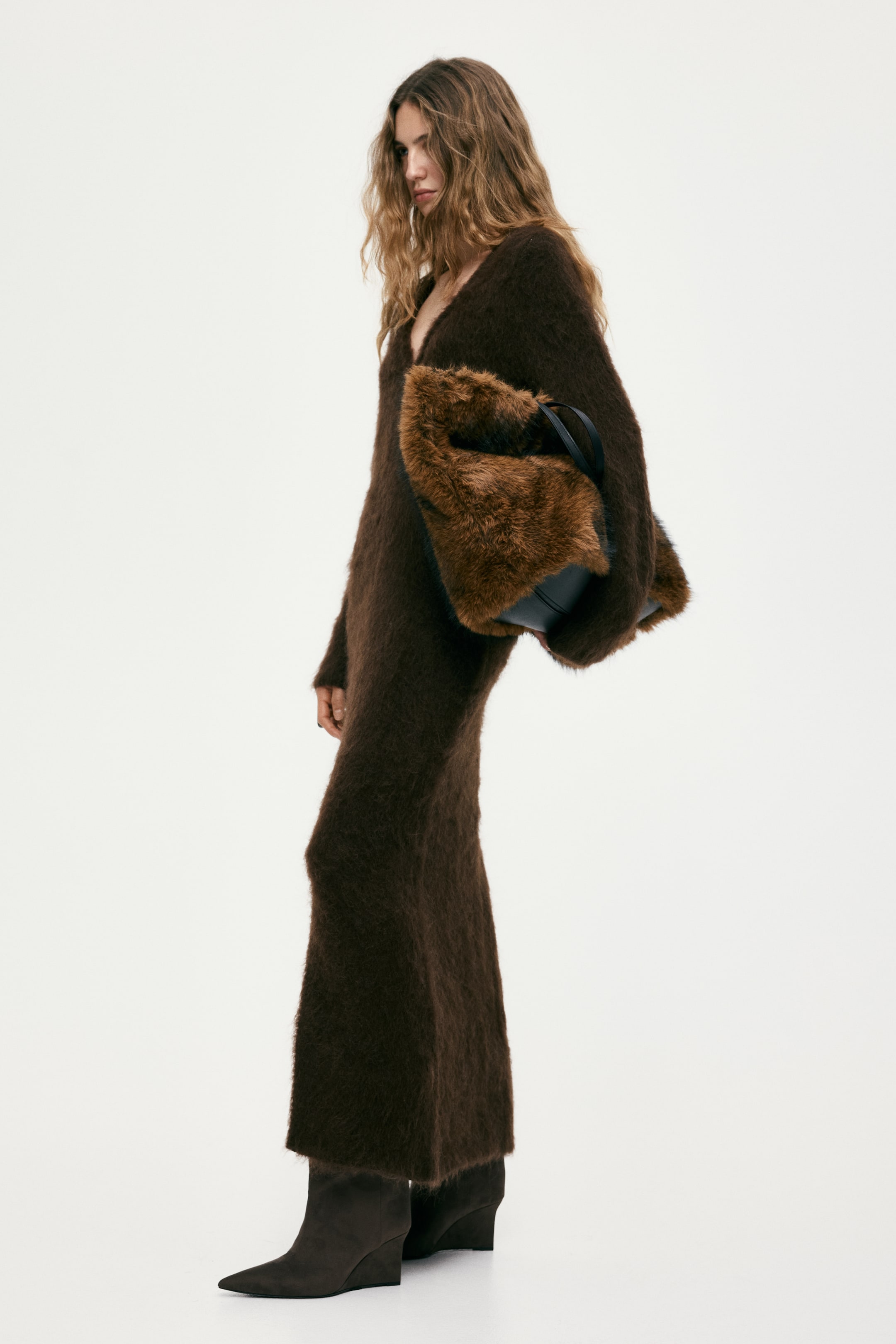 拡大画像を表示: モヘアブレンド オープンバックワンピース - ダークブラウン - レディース | H&M JP 1