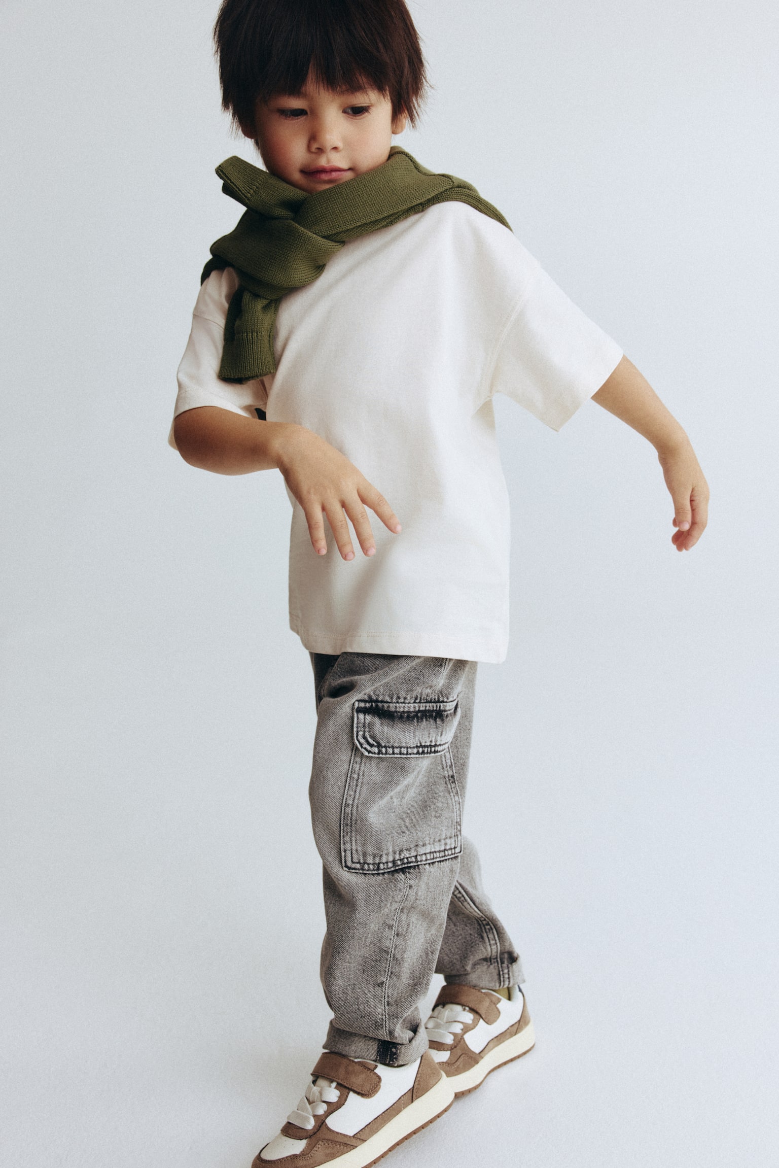 Relaxed Tapered Fit Jeans - Açık kot grisi/Kot mavisi/Koyu kot mavisi - 2