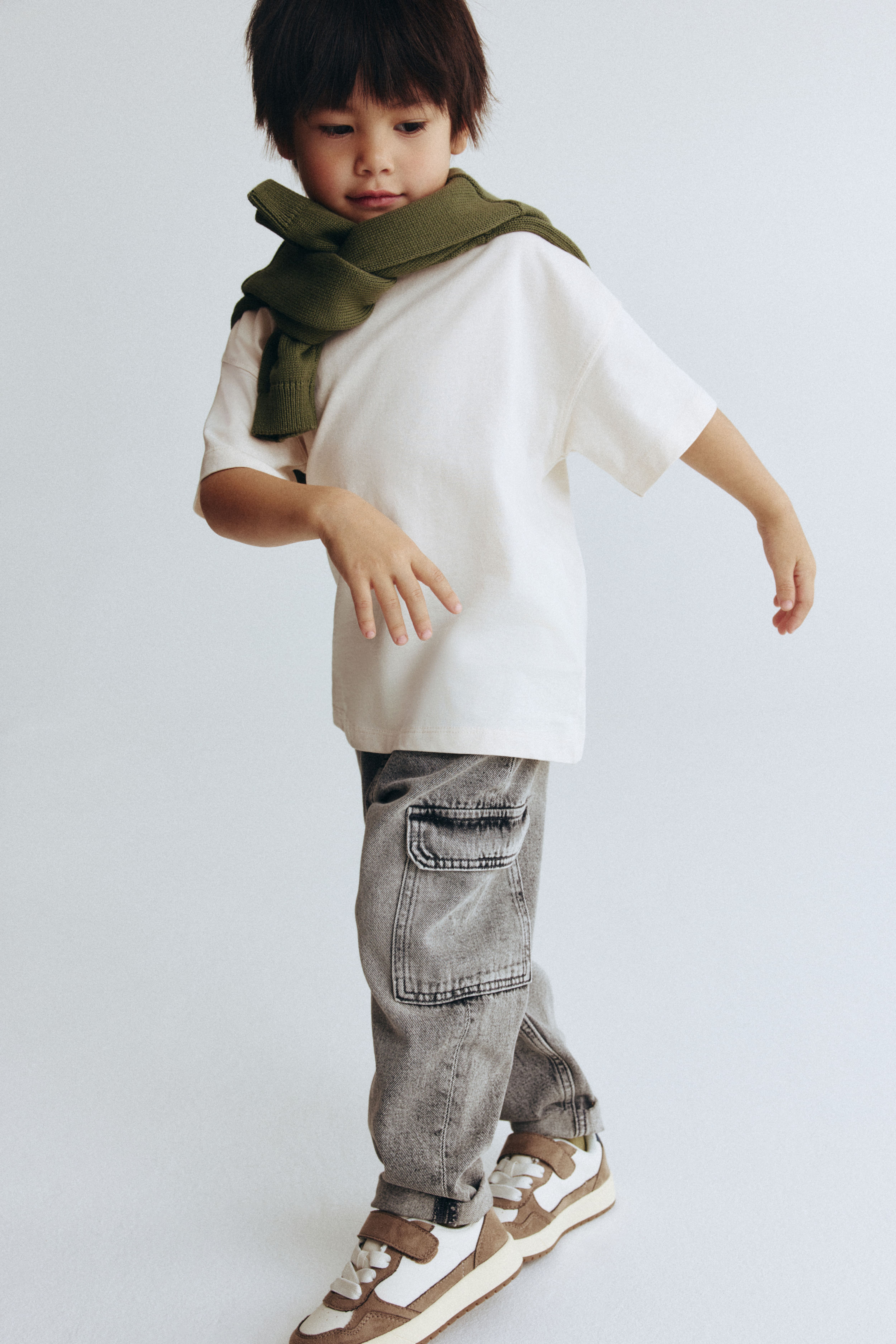 Relaxed Tapered Fit Jeans