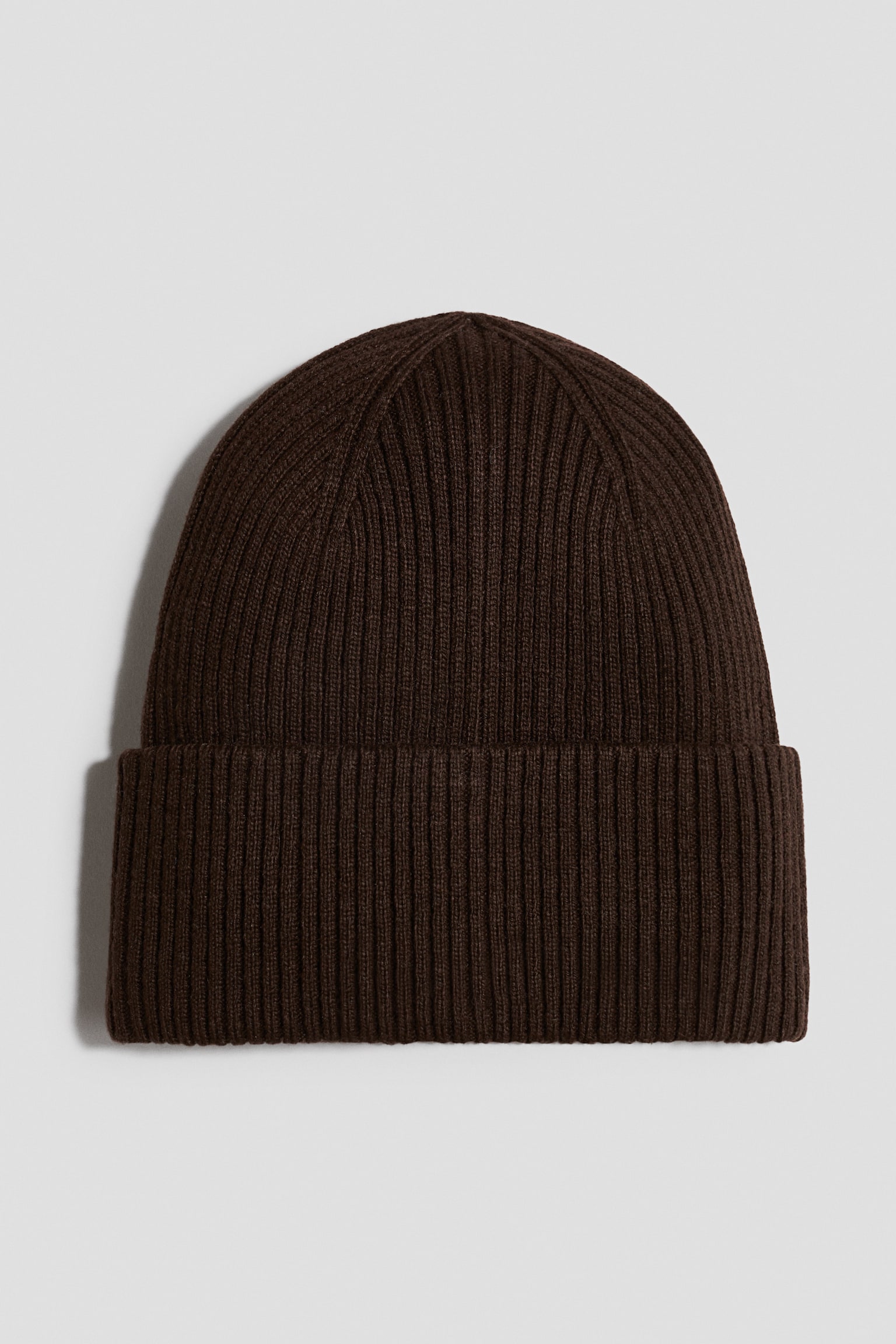 Rib-knit beanie - Dark brown