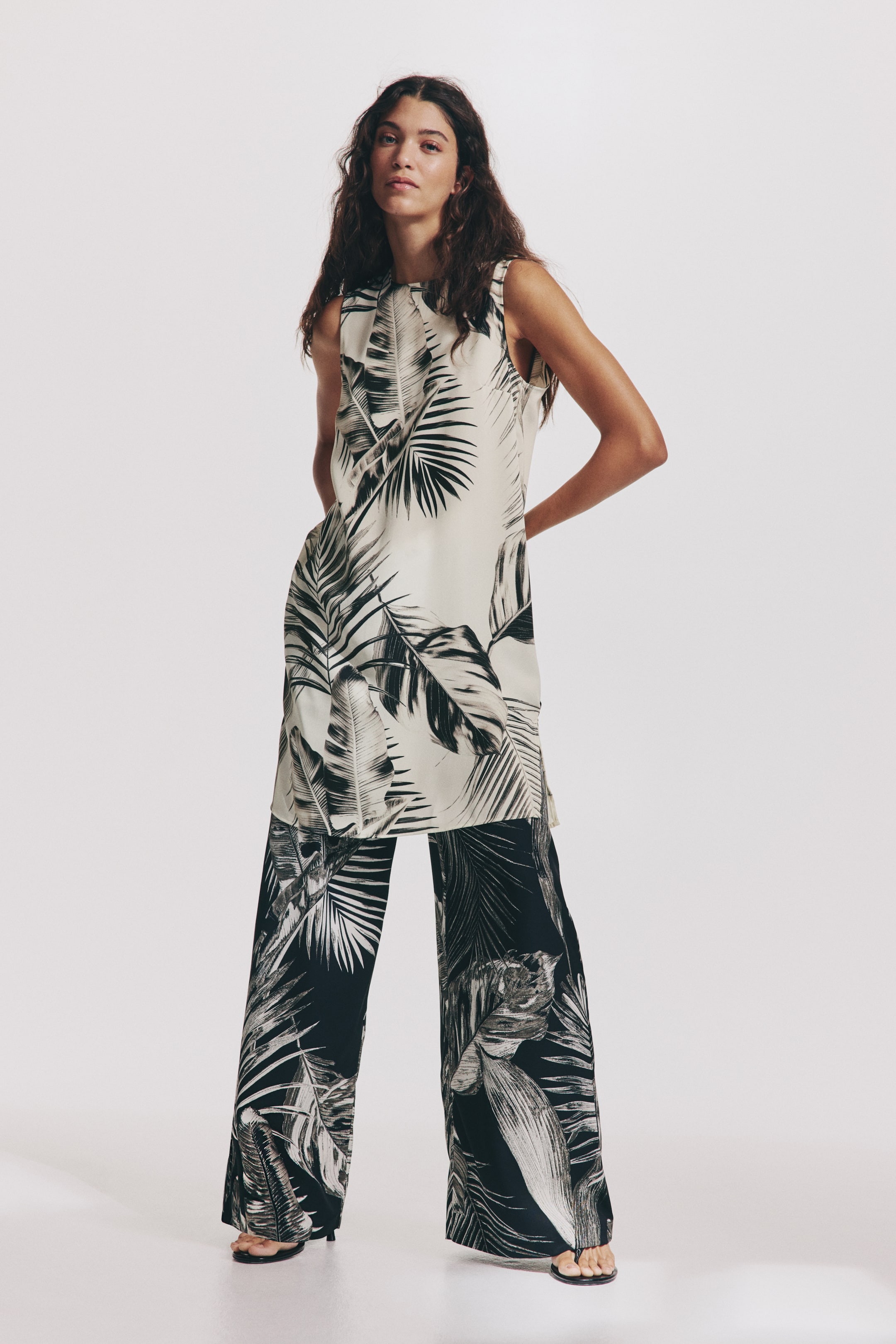 View larger image: Shift dress - Cream/Patterned - Ladies | H&M SG 1