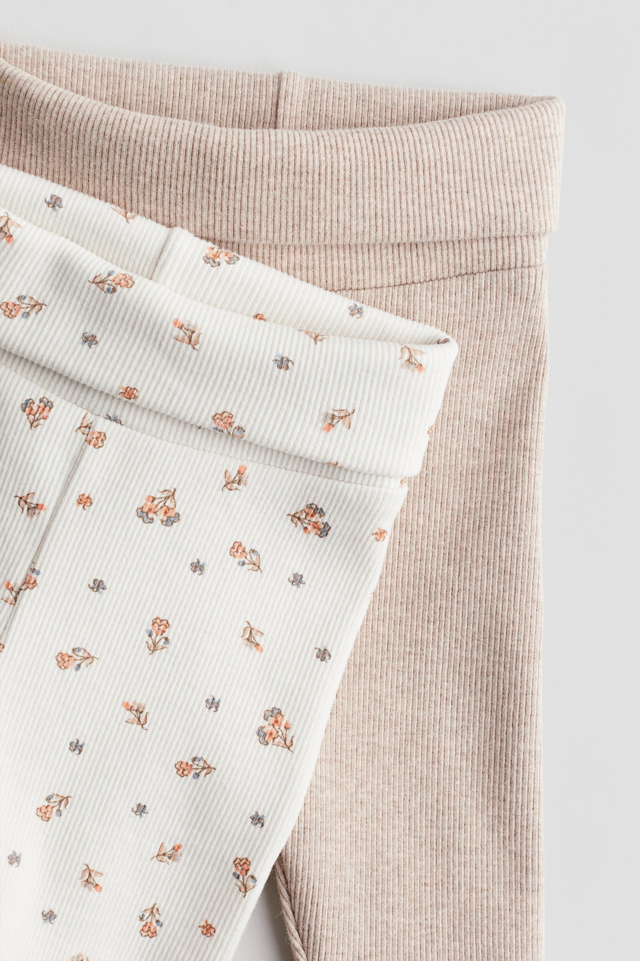 Light beige/floral 2-pack Room-to-Grow Leggings for kids | H&M US