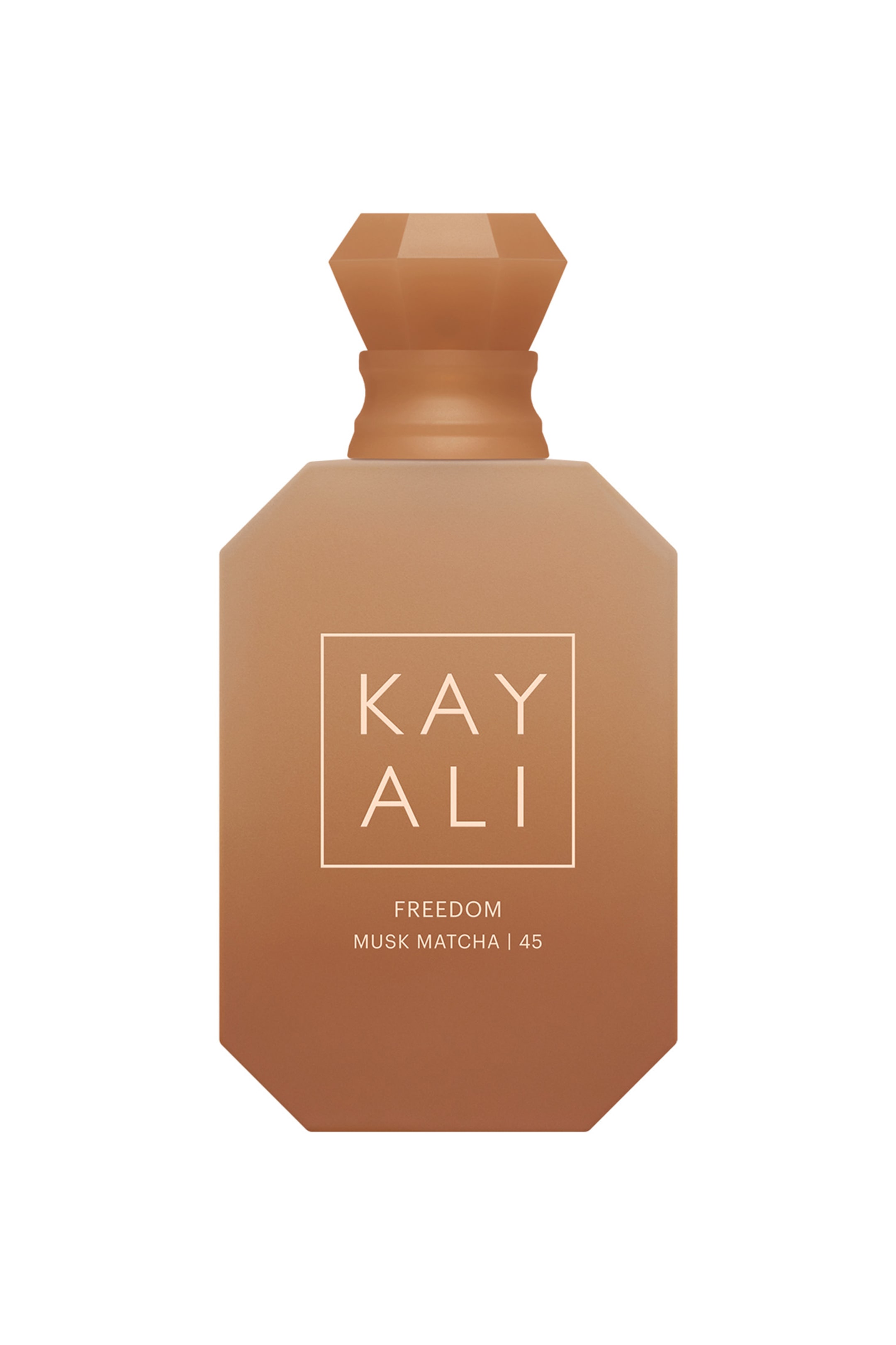 Visa större bild: En brun oktagonal parfymflaska står upprätt och vänd framåt, med en fasetterad kork. Flaskan visar "KAY ALI" inom en vit fyrkantig ram, med "FREEDOM" och "MUSK MATCHA | 45" tryckt nedanför.