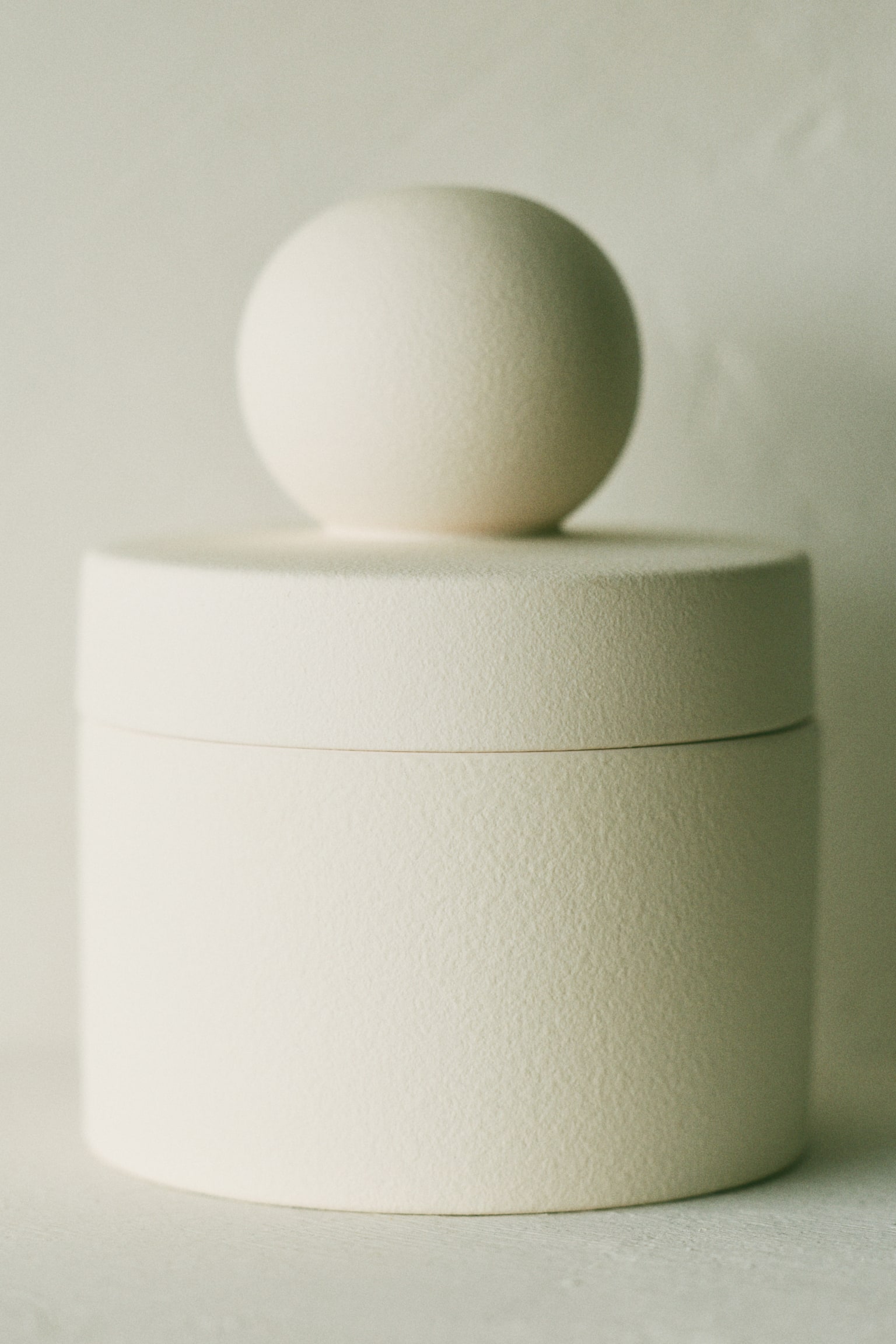 Small round stoneware box - White/Matt - 2