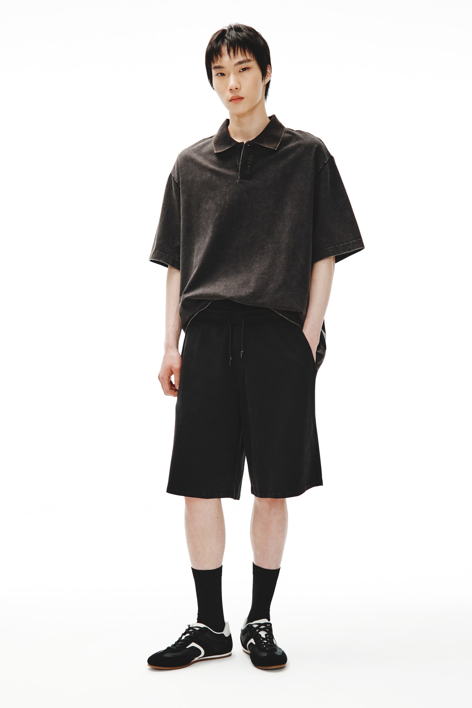 Quần short interlock Loose Fit - Màu đen/Màu xanh kaki giặt phai - 1