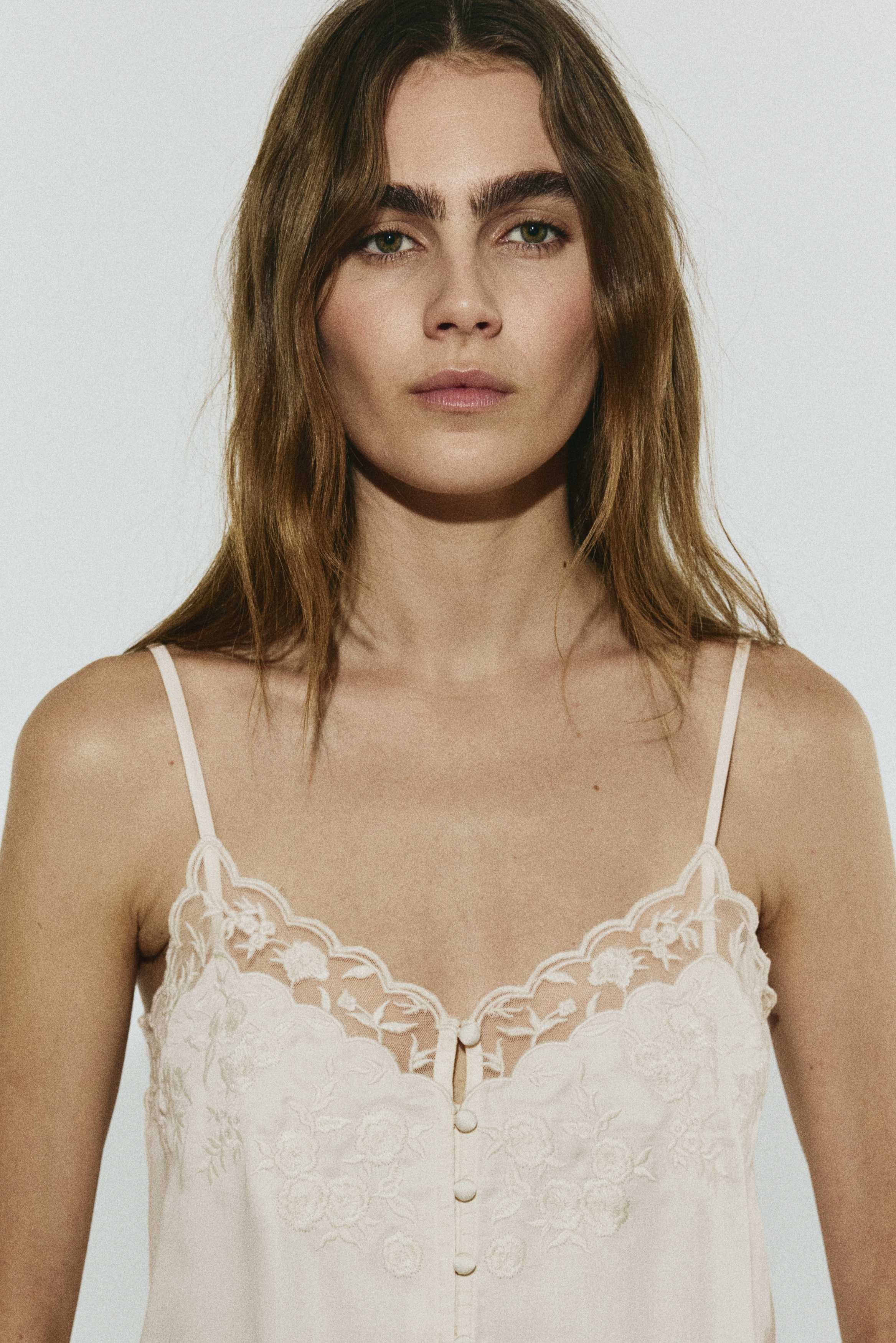 Embroidered-detail viscose top - Light beige/Black