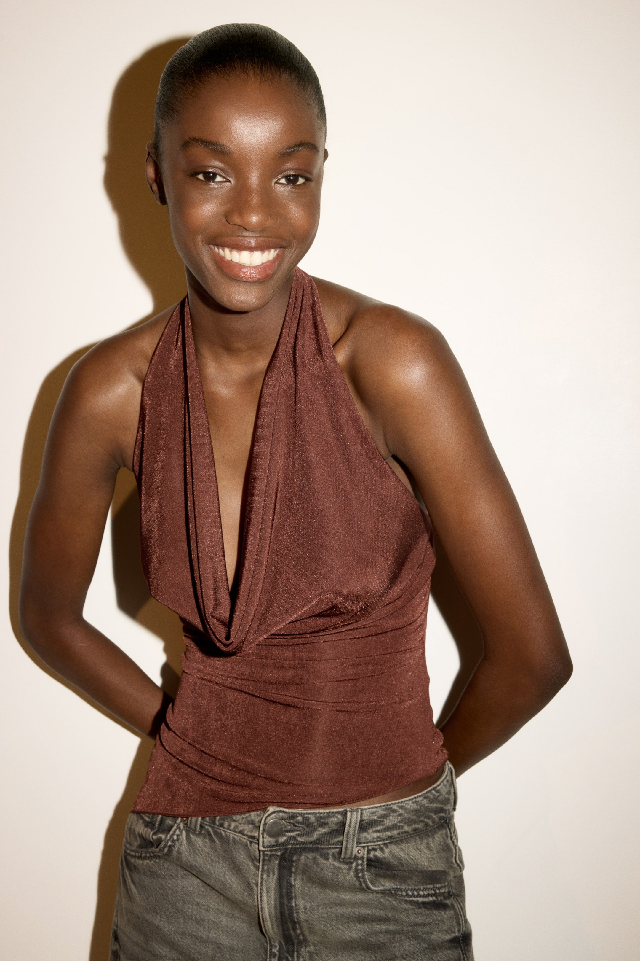 Haut asymétrique à encolure bénitier