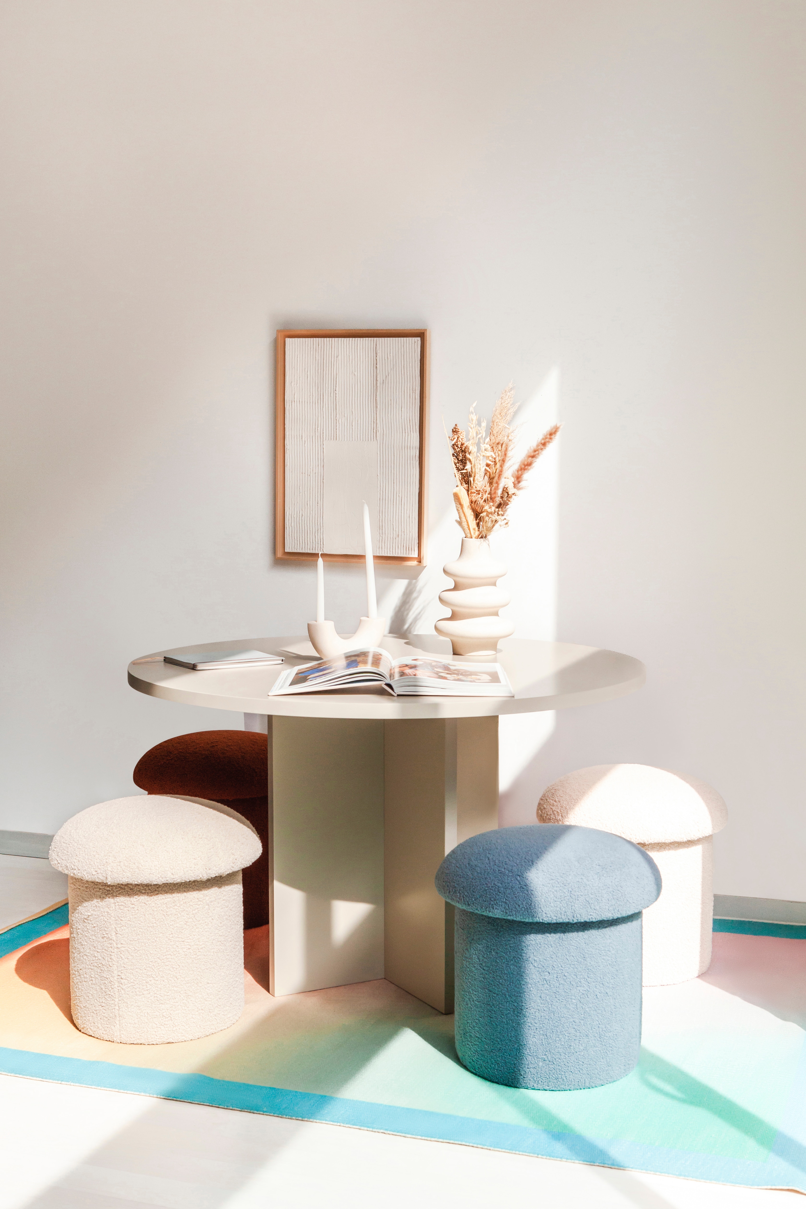 Table À Manger Ronde Avec Plateau Stratifié. - Taupe/Vert Cèdre/Bleu Prussien/Rouge Flamme