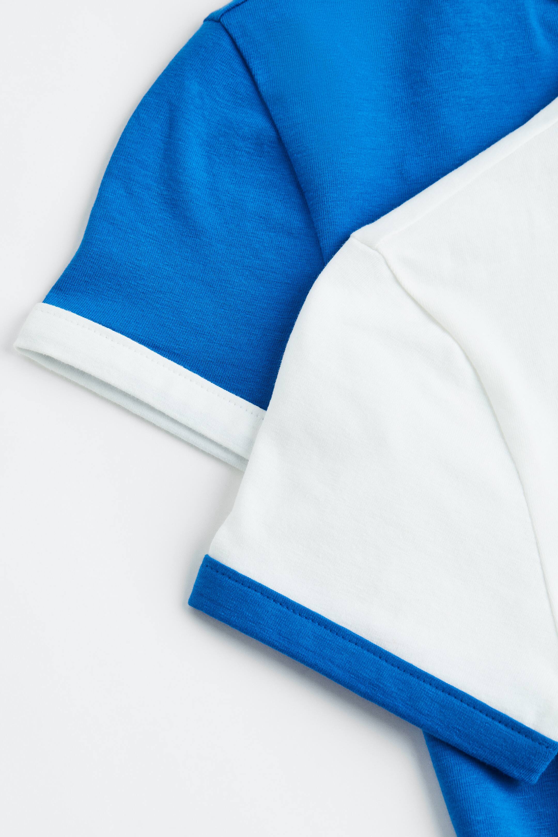 View larger image: 2-pack cropped tops - Bright blue/White - Ladies | H&M IN 2