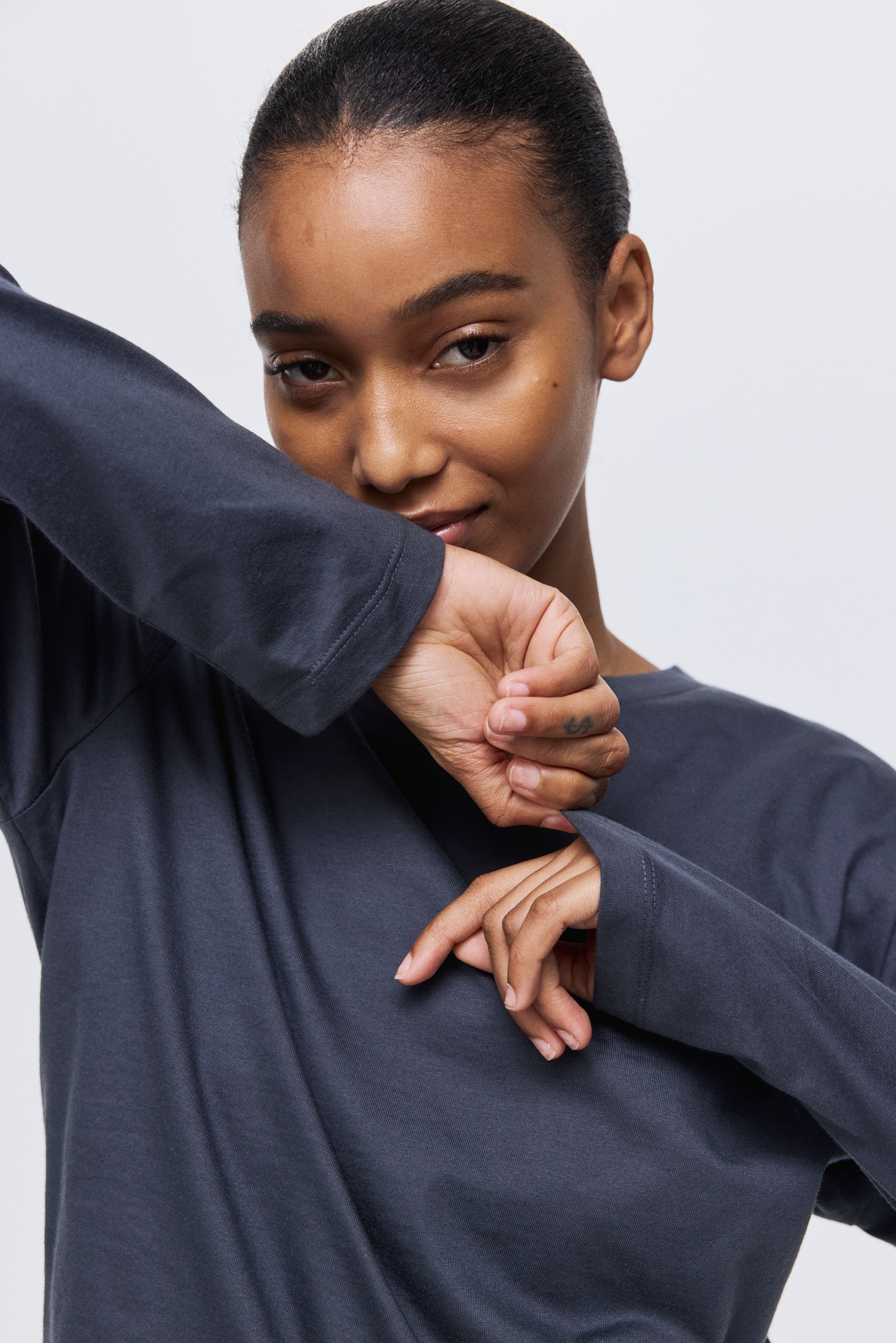 Long-sleeved cotton top