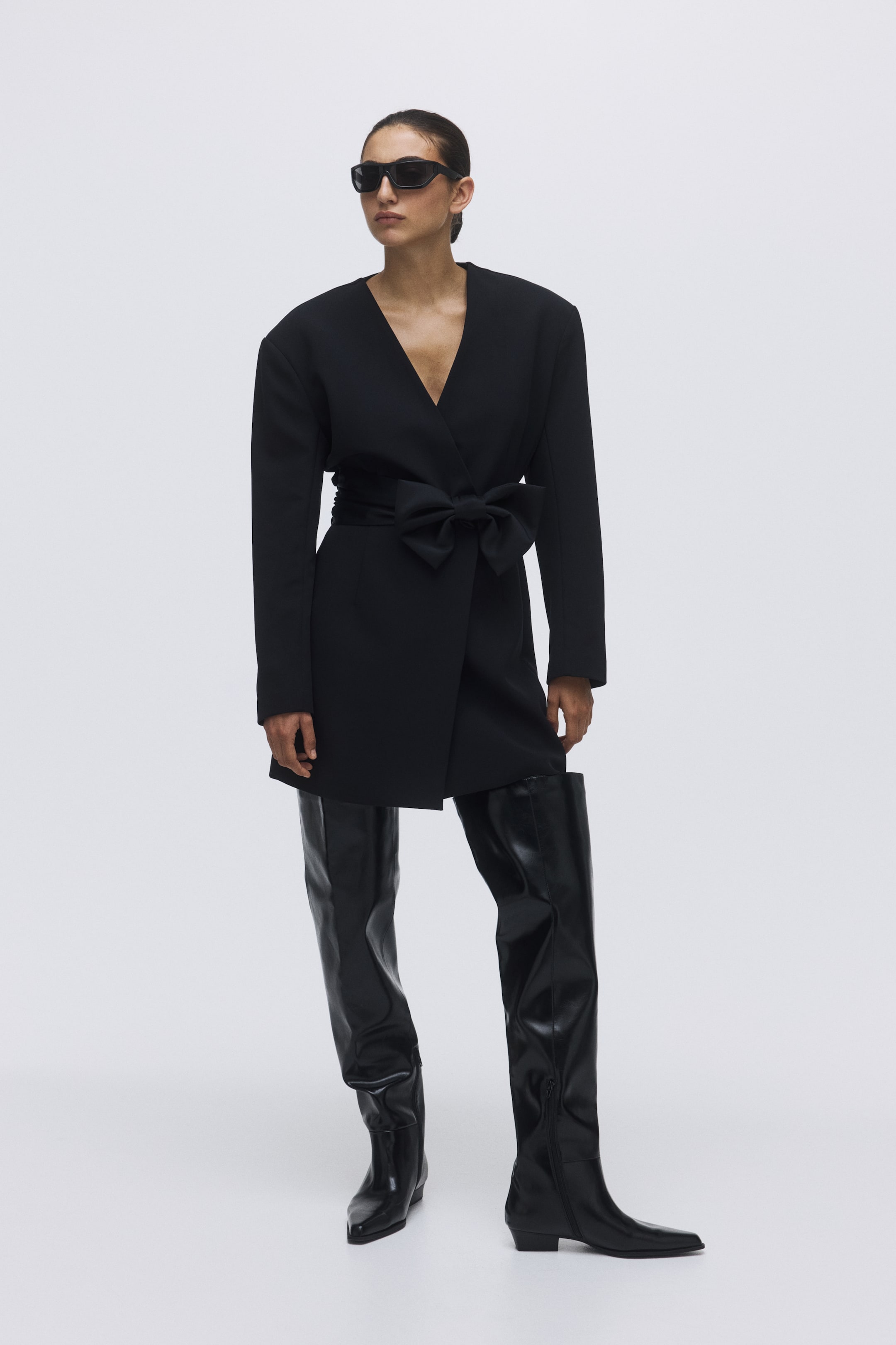 View larger image: Bow-detail dress - Black - Ladies | H&M SG 3