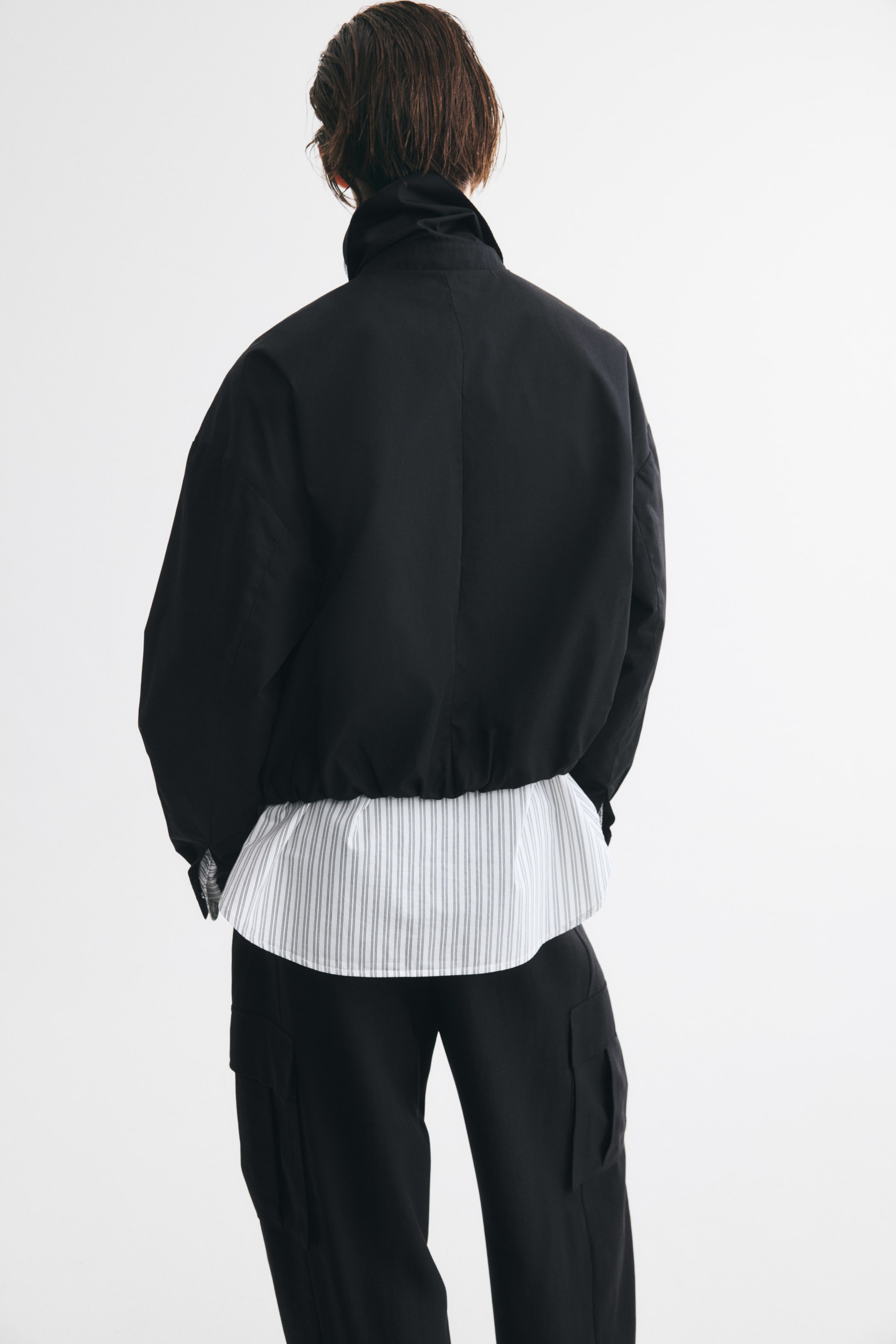 Женские куртки H&M Scarf-Collar Bubble-Hem Jacket — фото 4