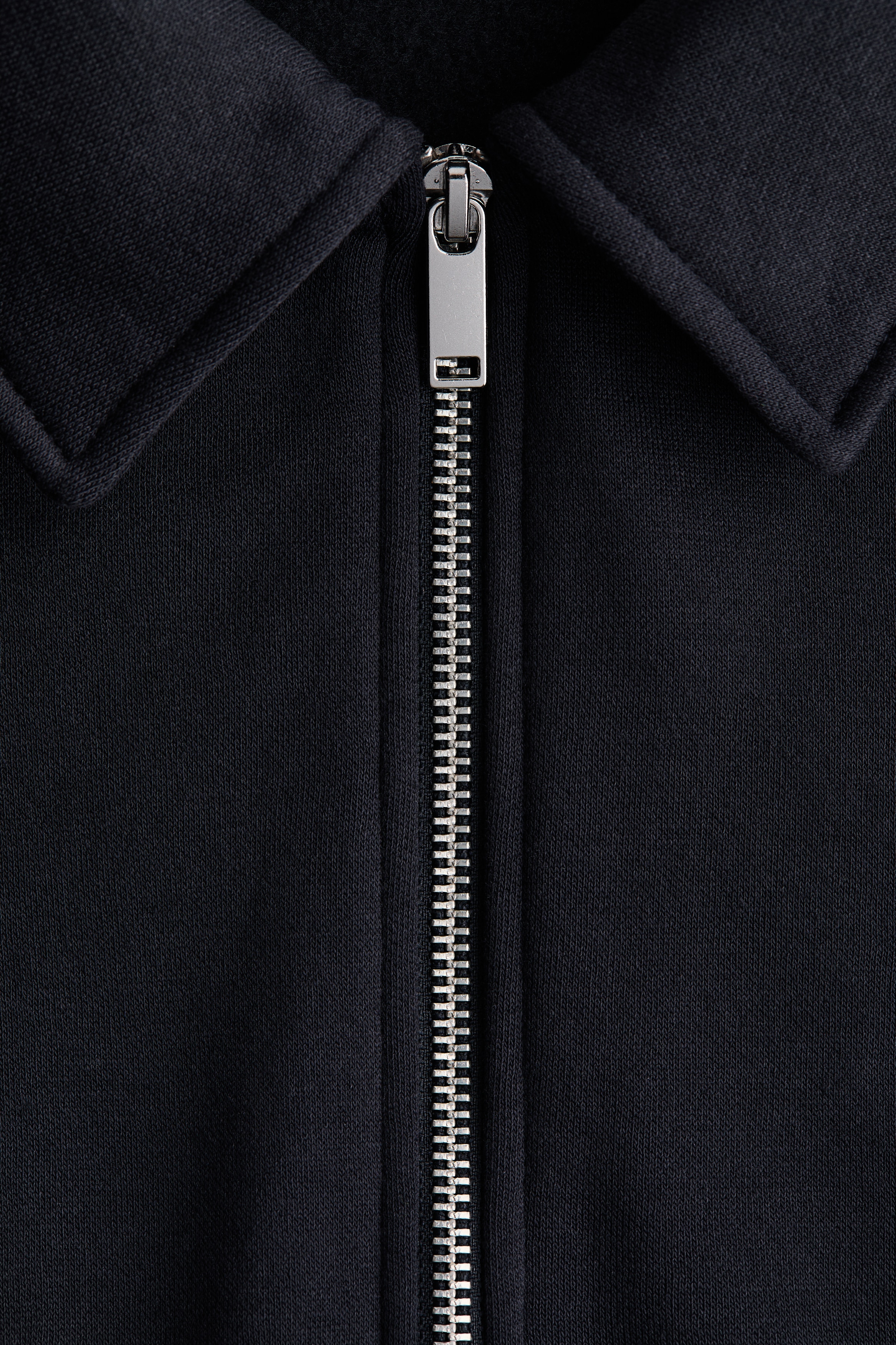 Zip-top sweatshirt