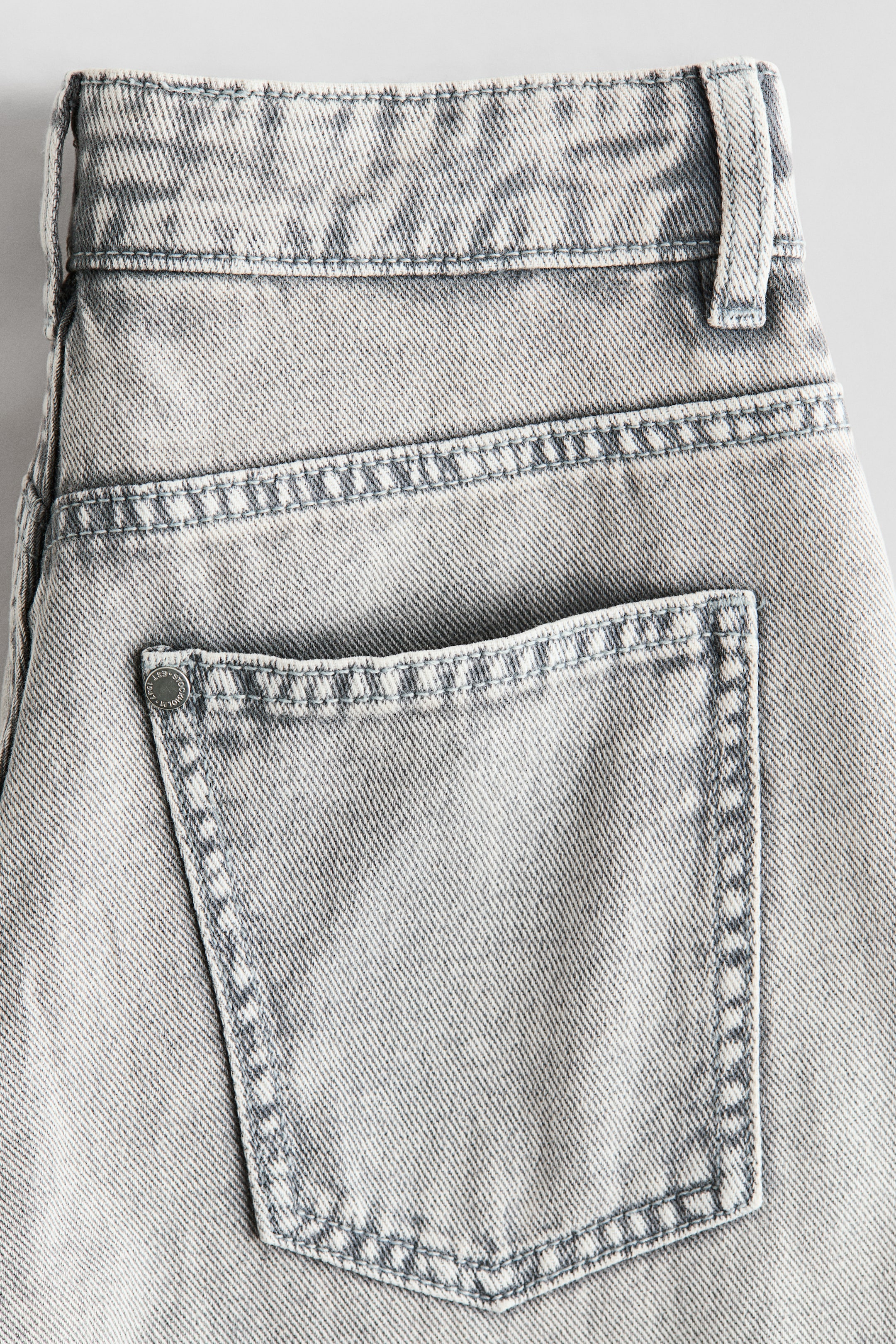 Loose-Fit Jeans