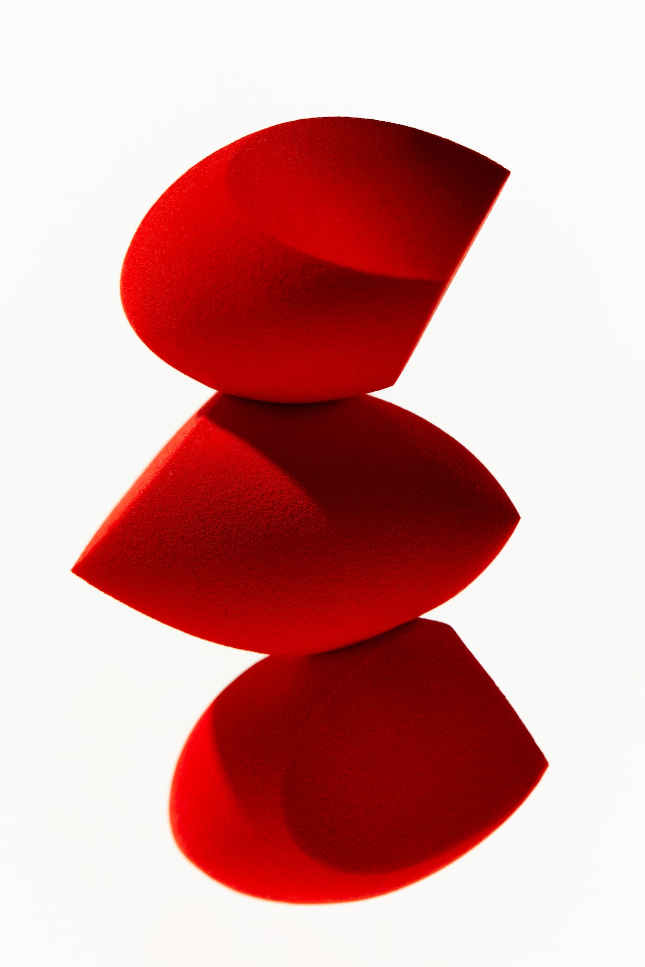 Precision Makeup Sponge - image 4