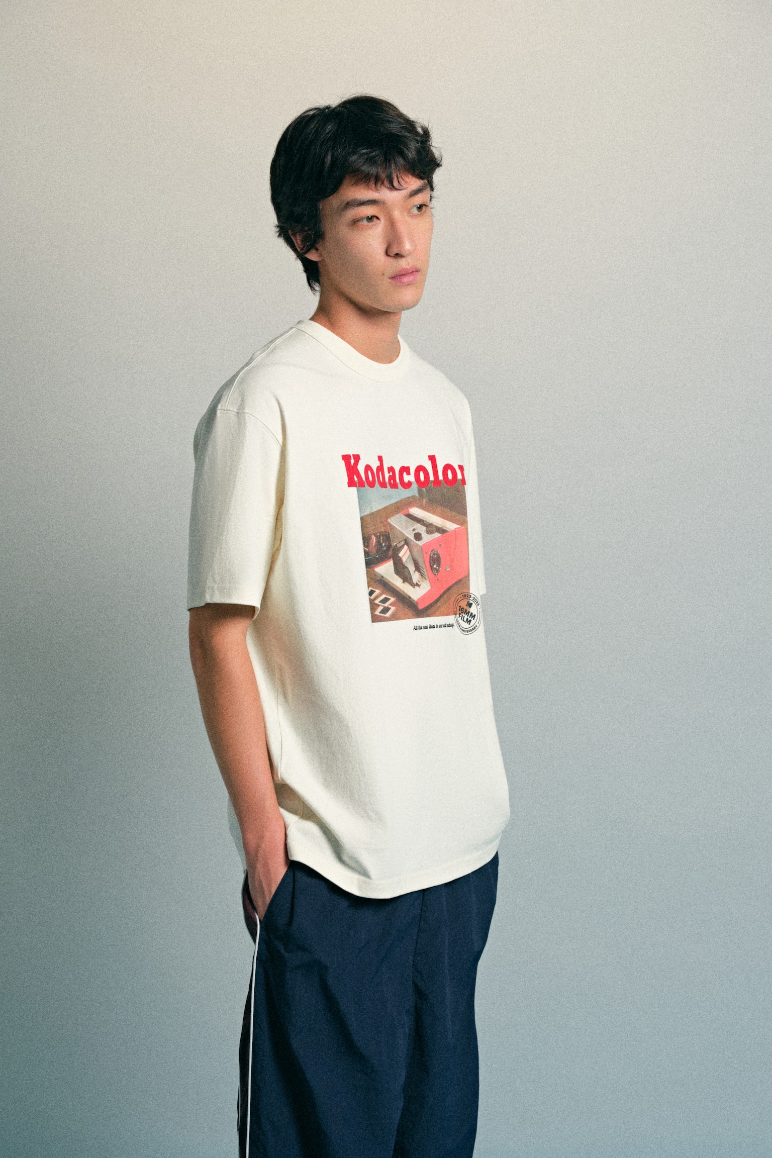 Áo thun bằng cotton in hình dáng rộng - Màu kem/Kodak/Màu xanh lá đậm/Kodak/Màu đen/Kodak - 6