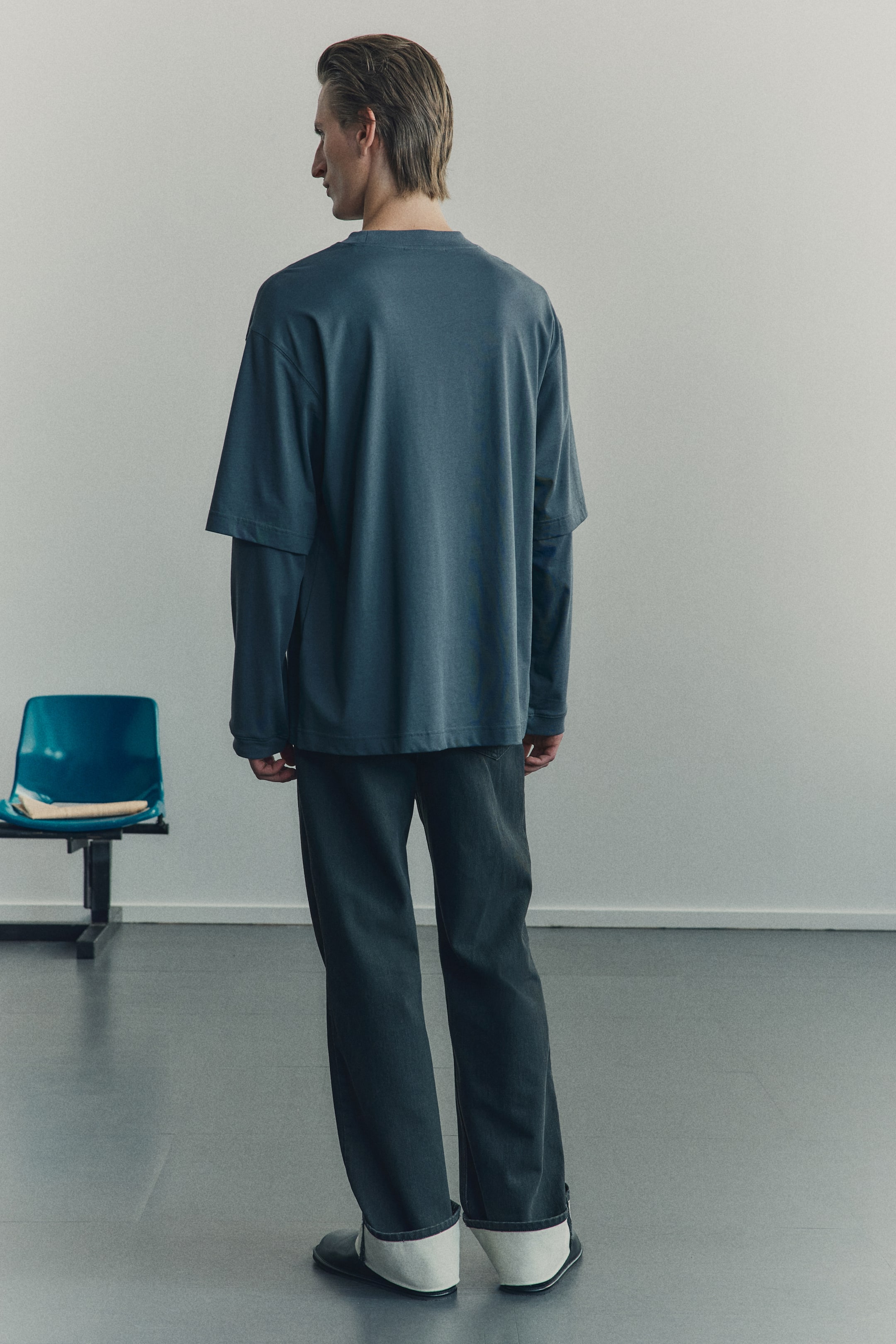 Agrandir l'image: T-shirt à effet superposé en coton pima - Gris foncé - HOMME | H&M CH 5