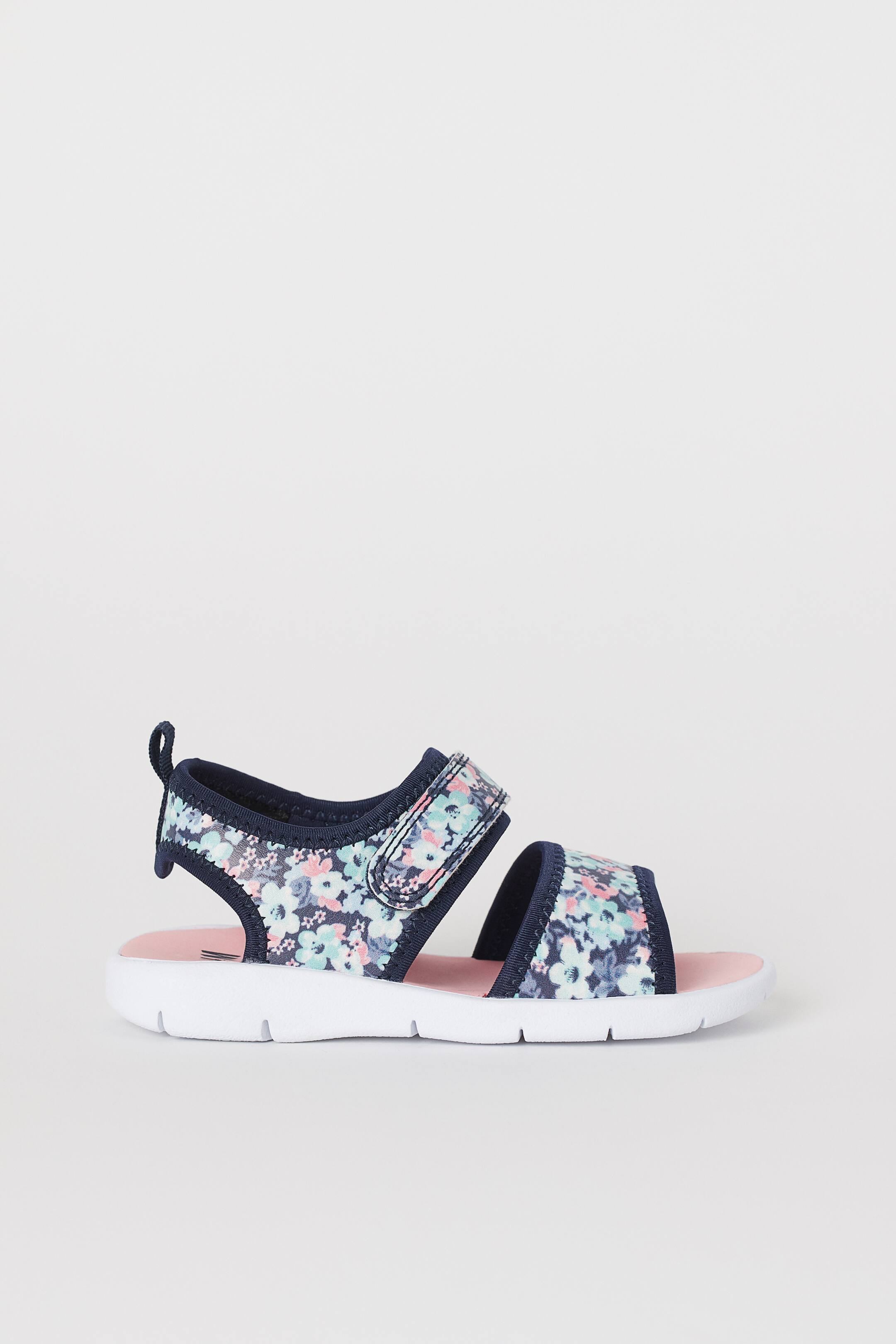 Größeres Bild ansehen: Sandalen - Dunkelblau/Geblümt - Kids | H&M DE 2
