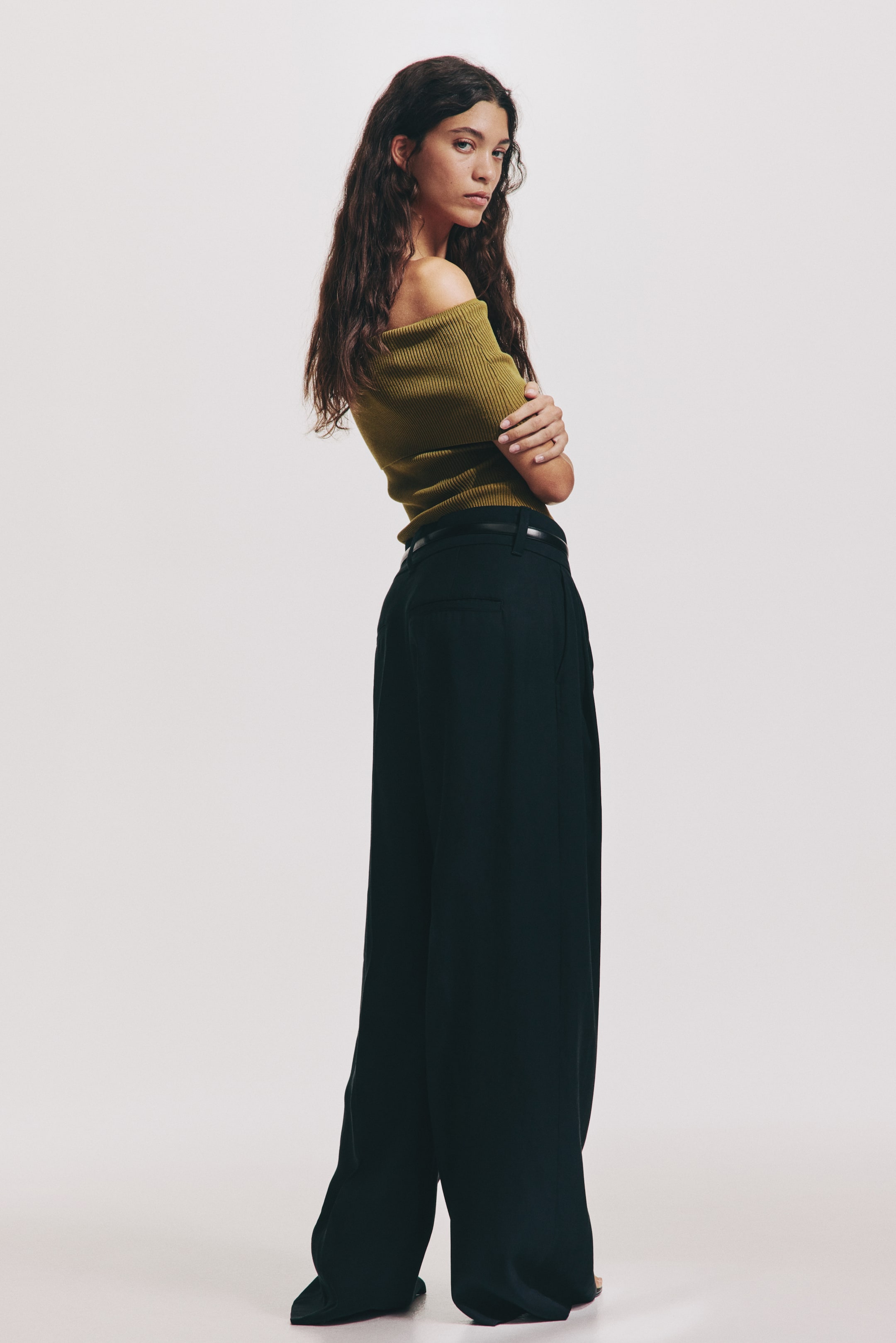 View larger image: Rib-knit off-the-shoulder top - Golden olive - Ladies | H&M IN 3