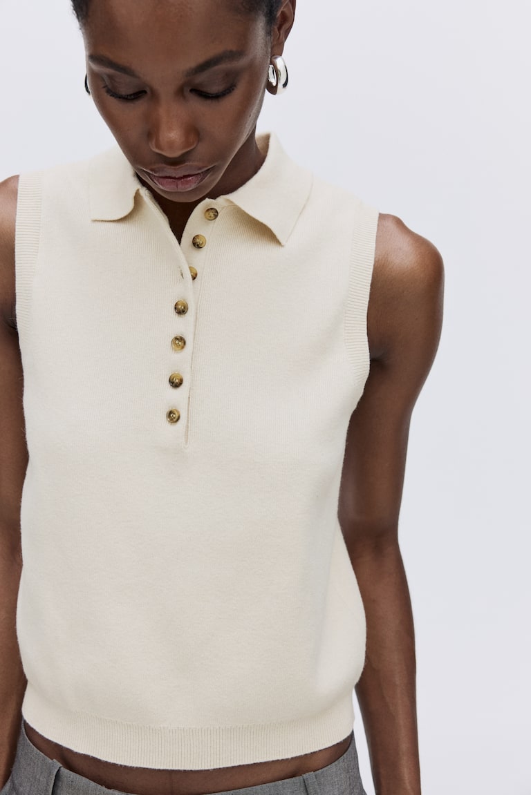 Pull sans manches avec col