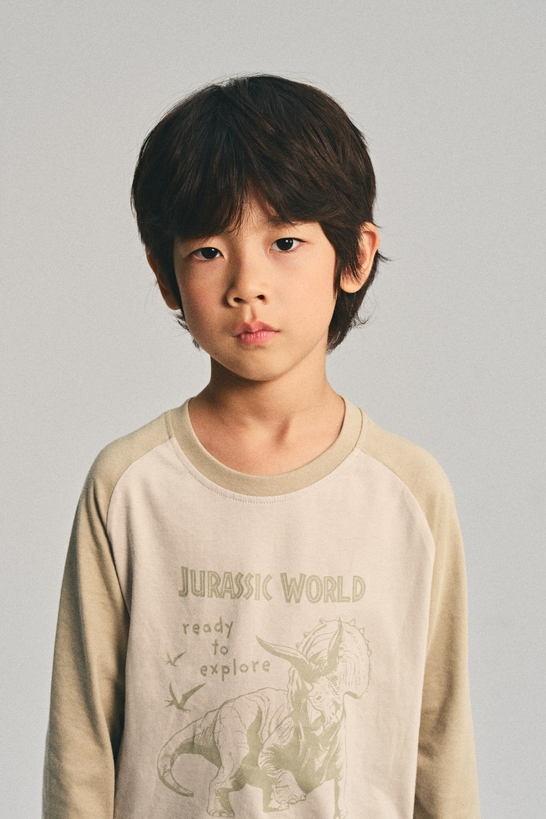 이미지 확대 보기: 프린트 롱 슬리브 티셔츠 - 베이지/쥬라기 월드 - Kids | H&M KR 2