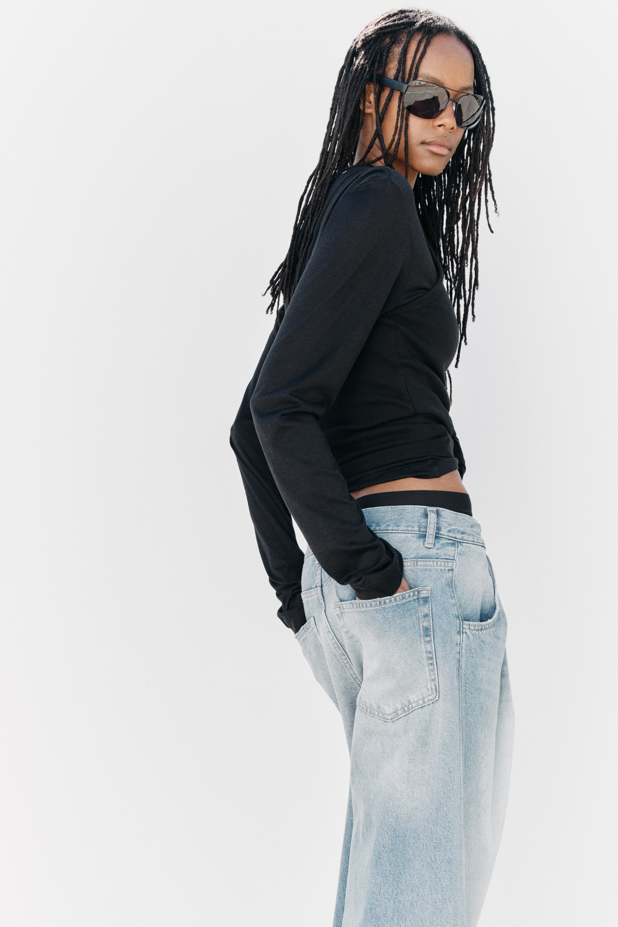 Barrel-Leg High-Waist Jeans