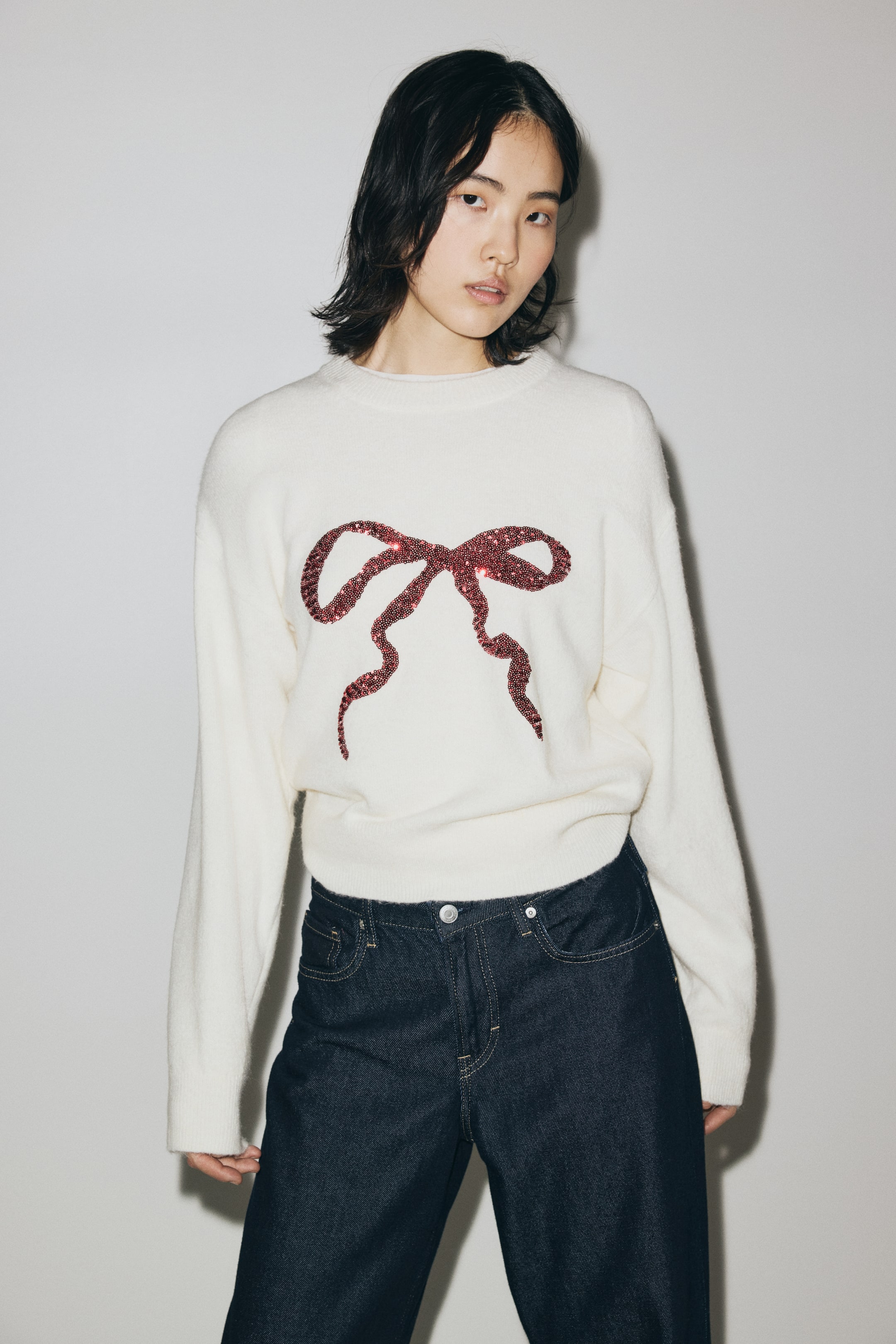 Ampliar la imagen: Sequin-motif jumper - White/Bow - Ladies | H&M MX 2