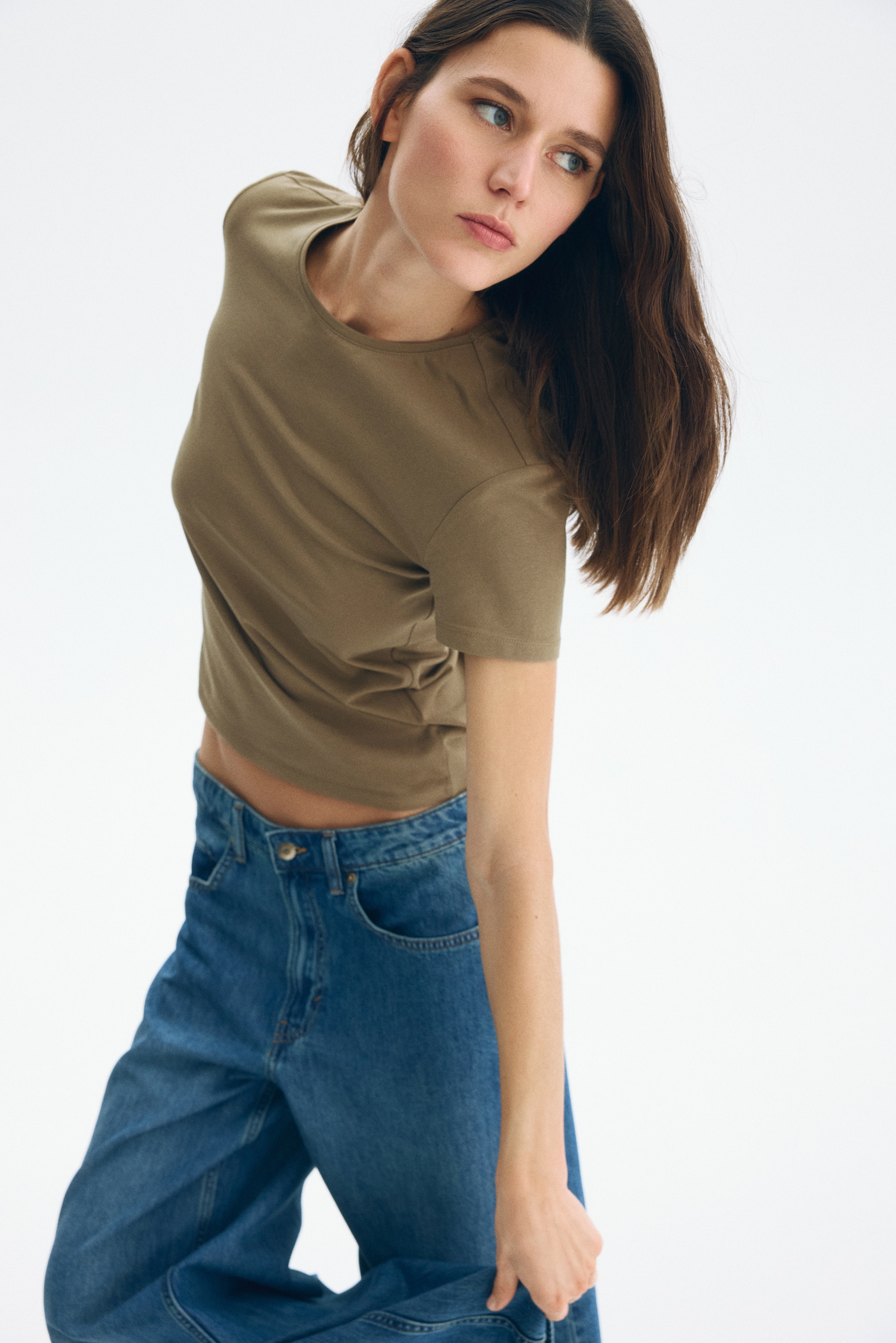 Áo thun ôm - Màu xanh kaki/Màu hồng nhạt/Màu xanh tím than/Màu trắng