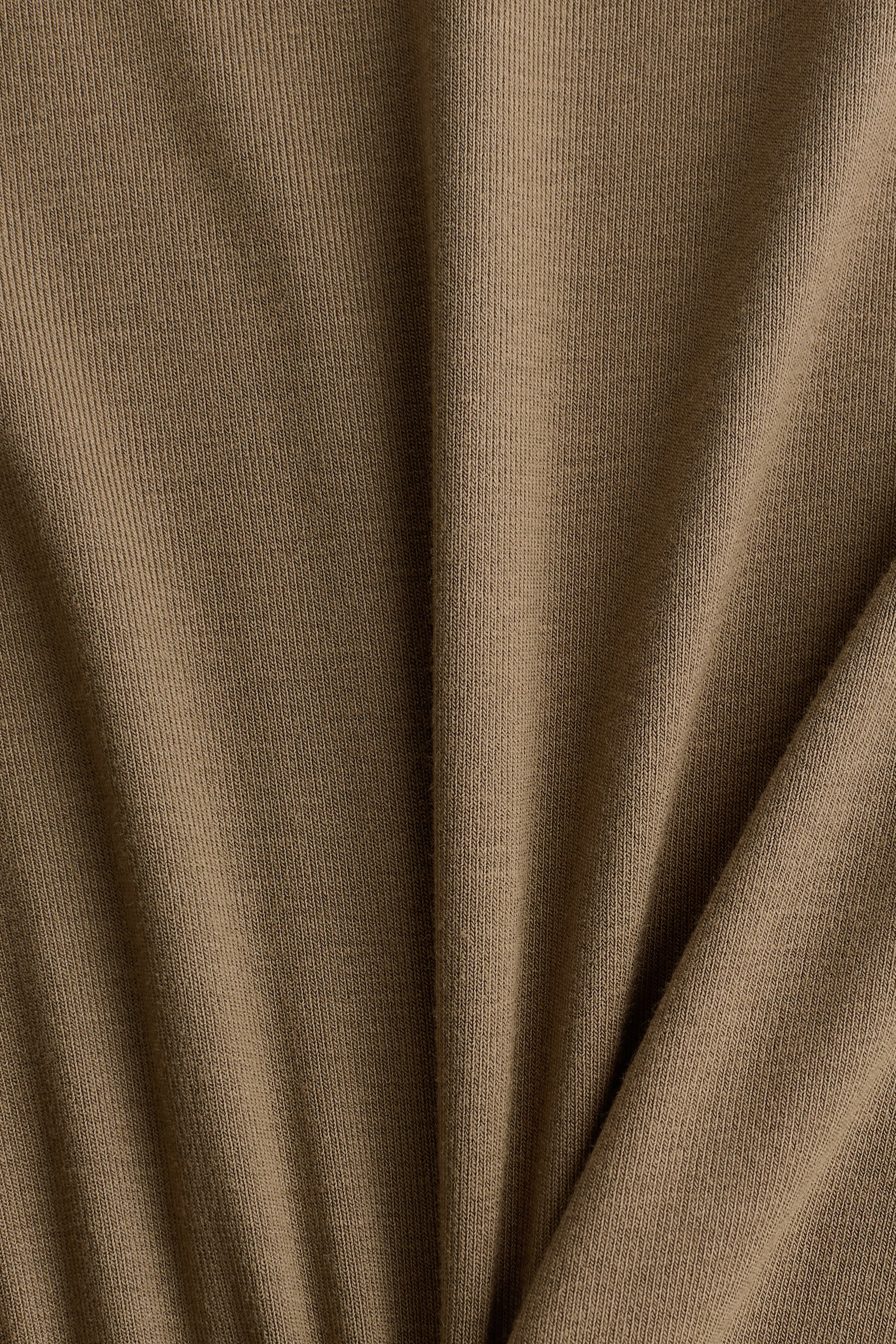 Robe asymétrique avec détail à nouer