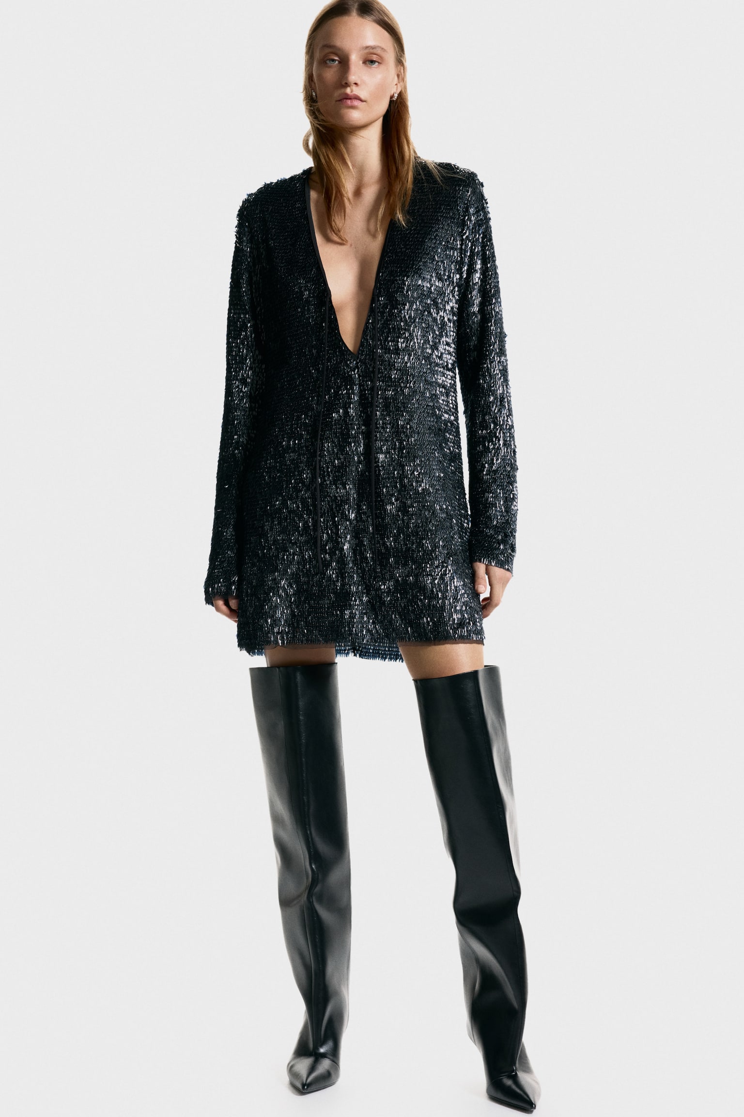 Embellished V-neck dress - Black - 7