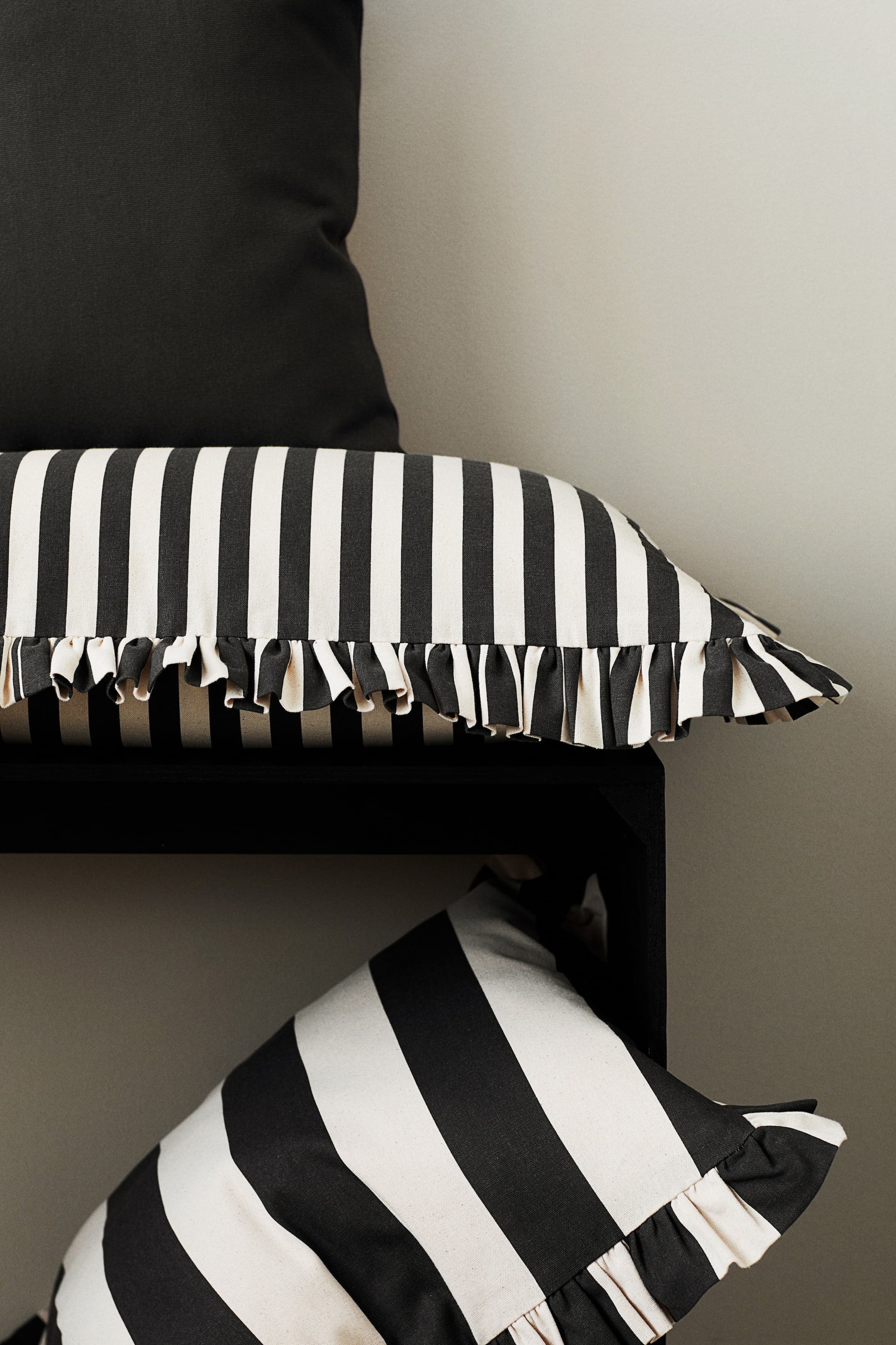 Ruffle-Trimmed Cotton Cushion Cover