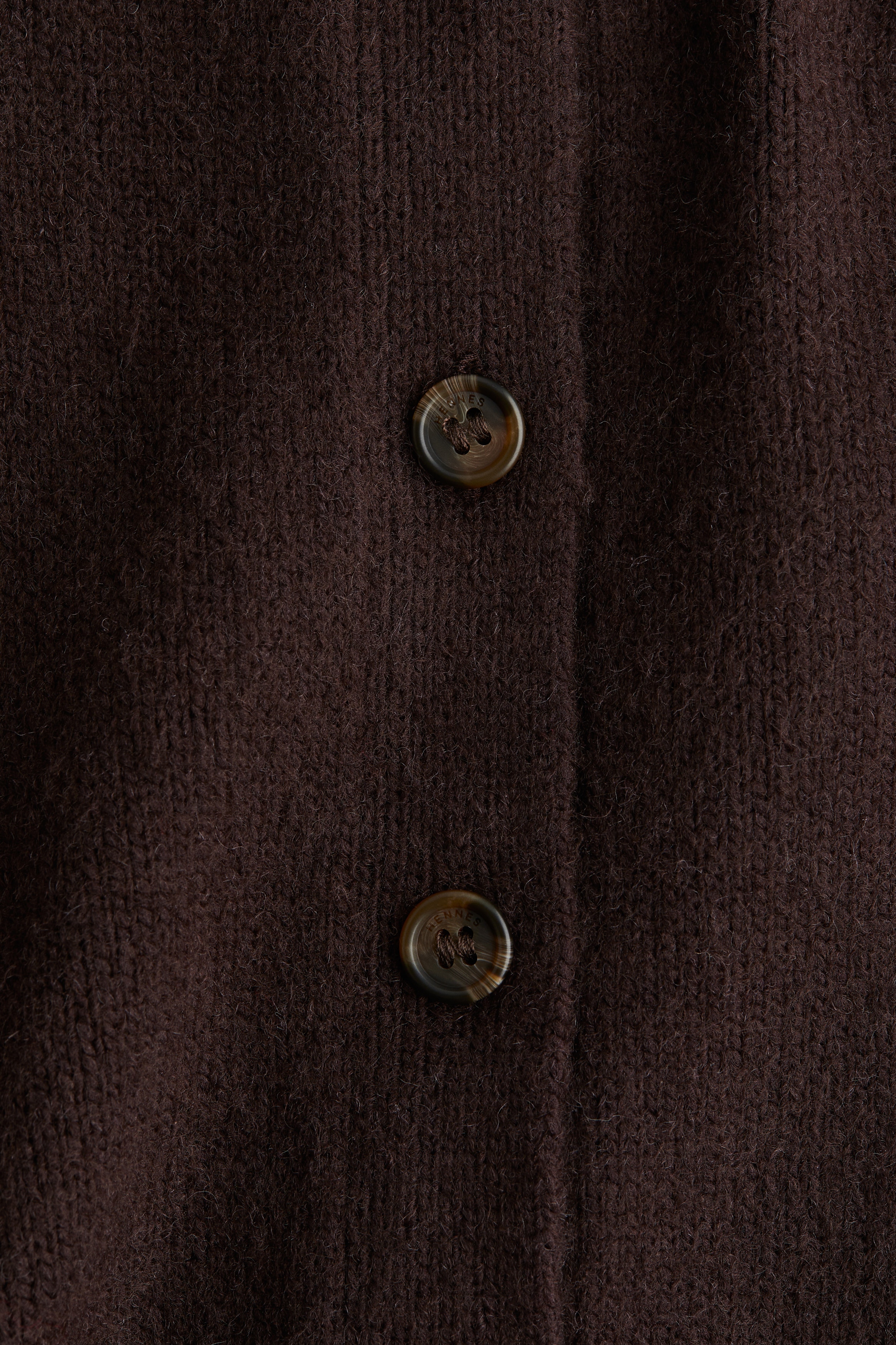 Short-sleeved collared cardigan