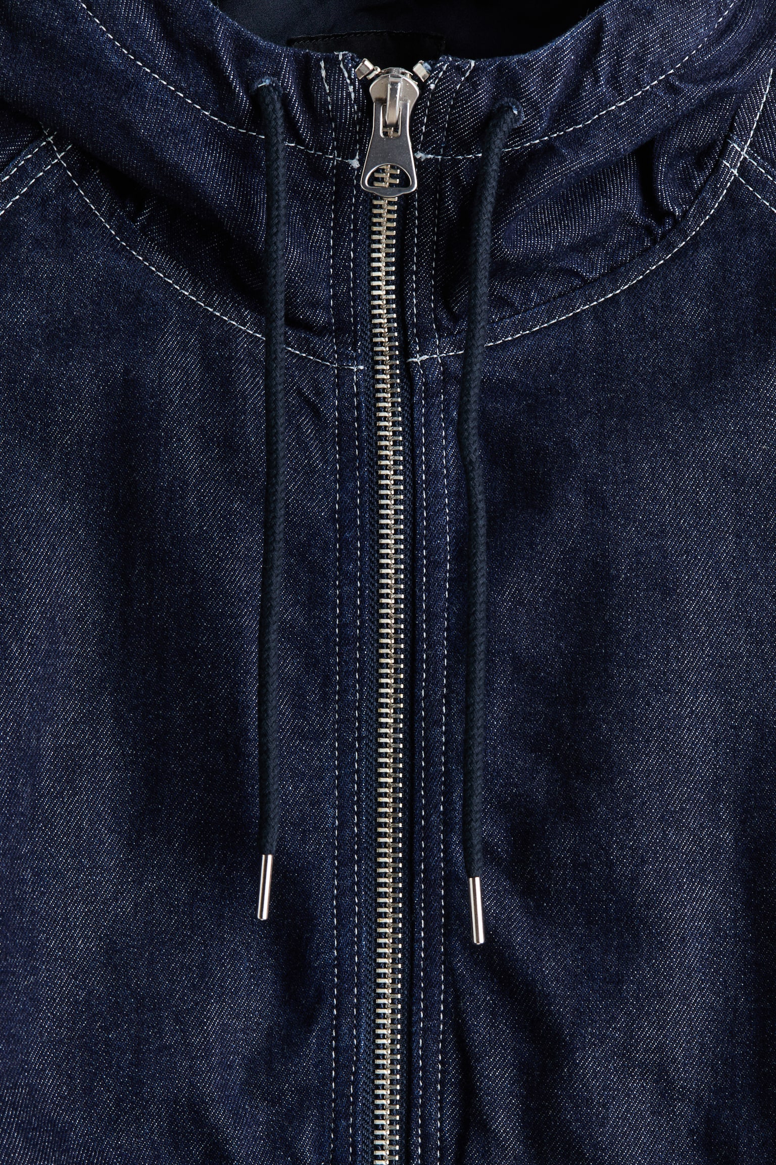 Мужская куртка H&M Hooded Denim Jacket, цвет: Тёмный джинсовый синий — фото 7